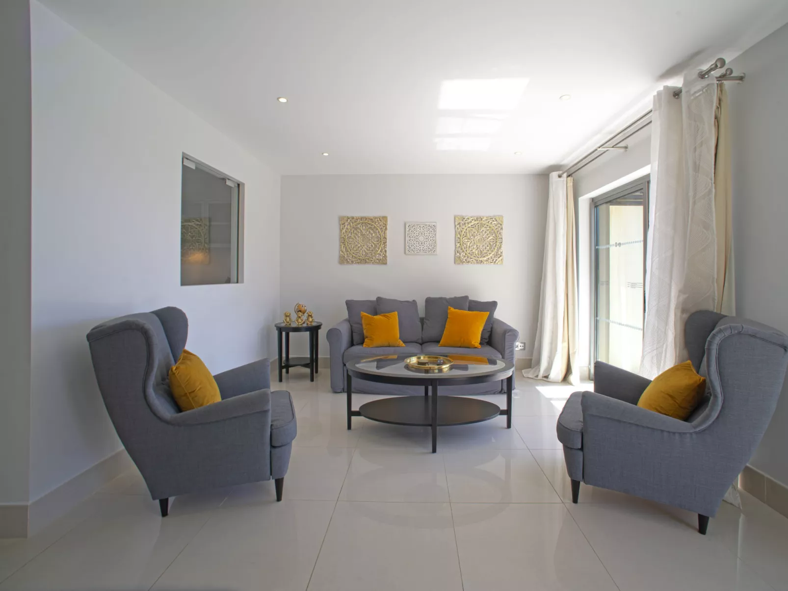 Pine Hills Ambar-Inside