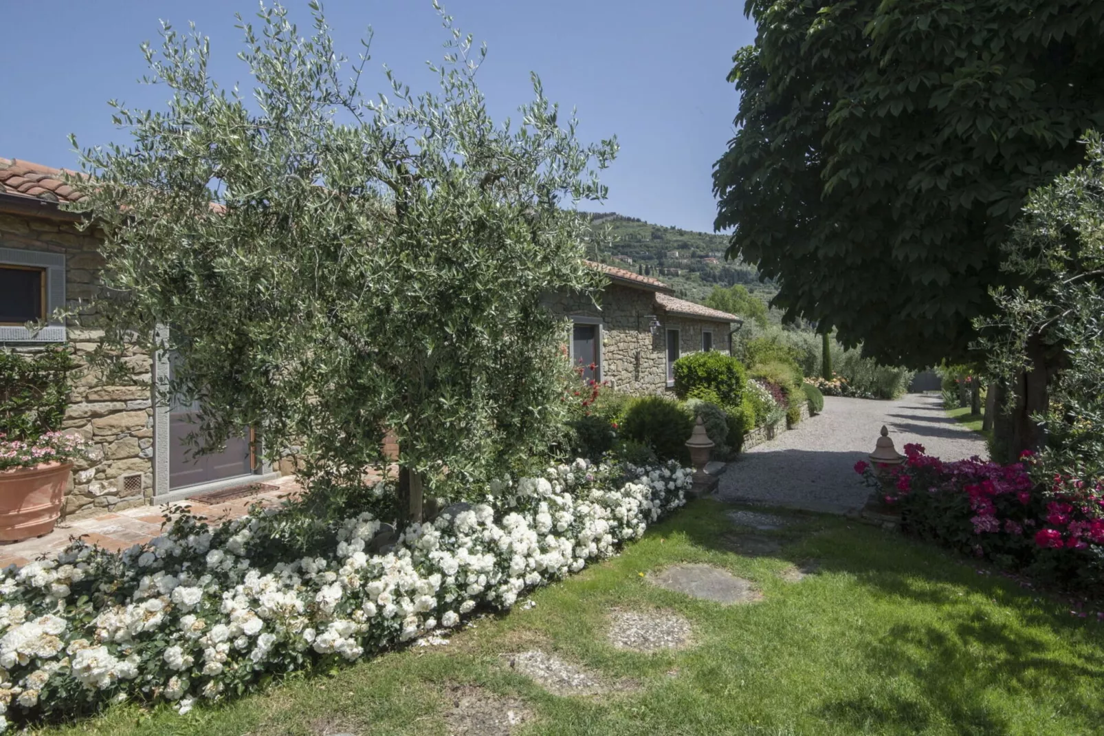 Villa il Sasso-Gardens summer