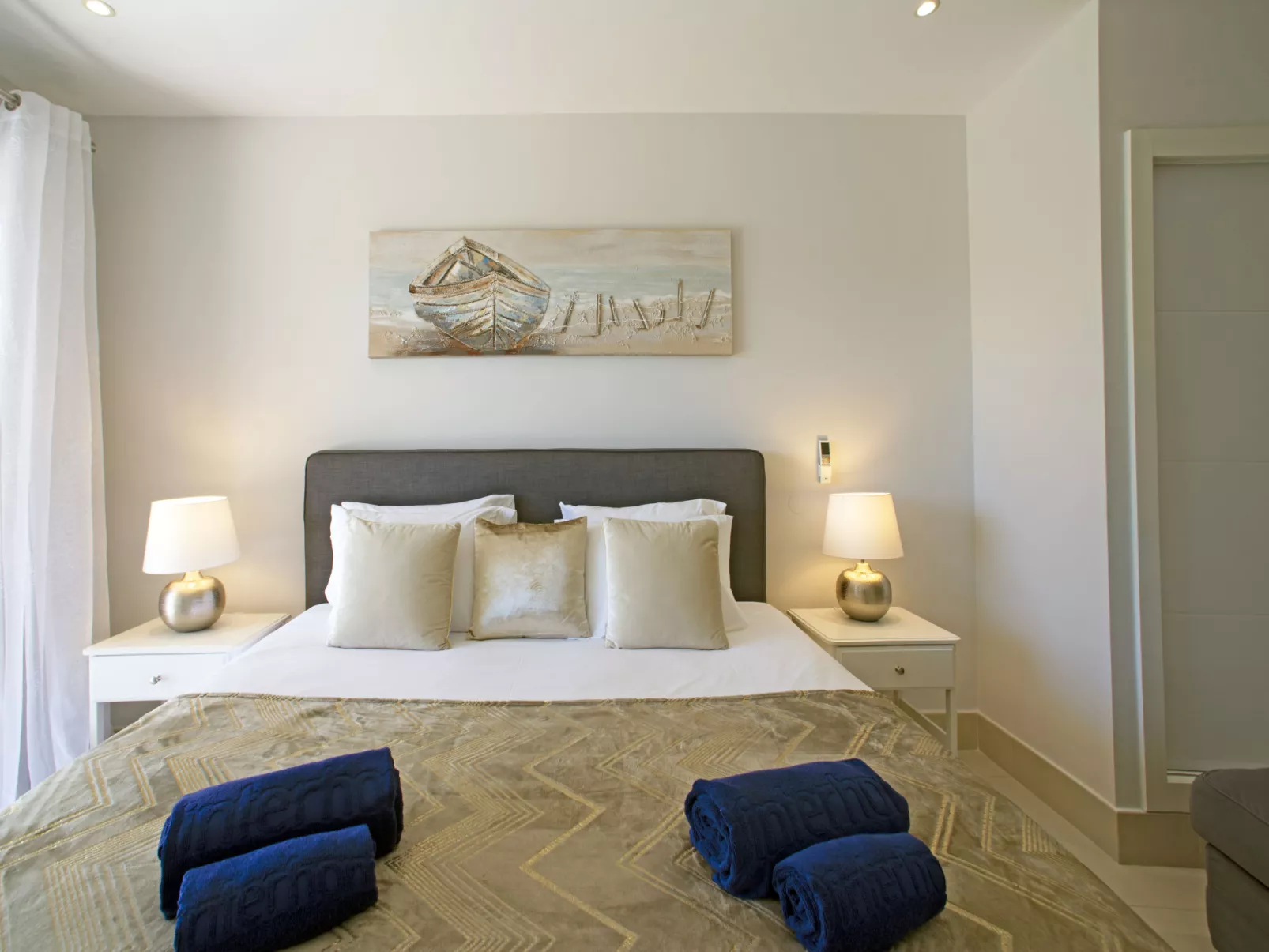 Pine Hills Ambar-Inside