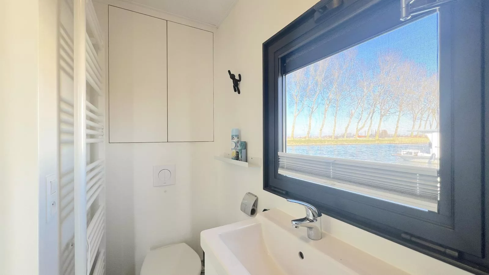 Maxim Jr-Salle de bain