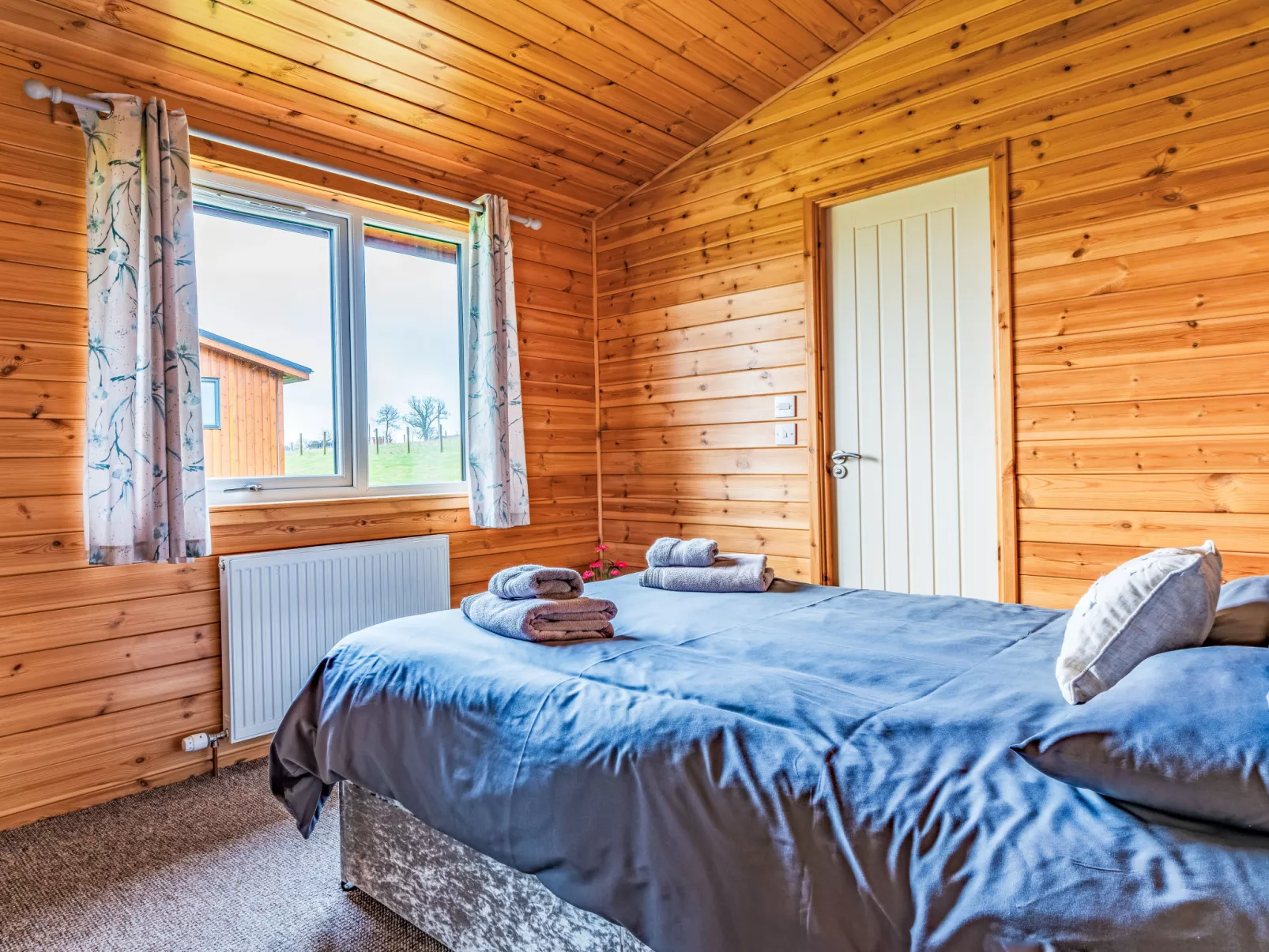 Loch Leven Lodge 21-Inside