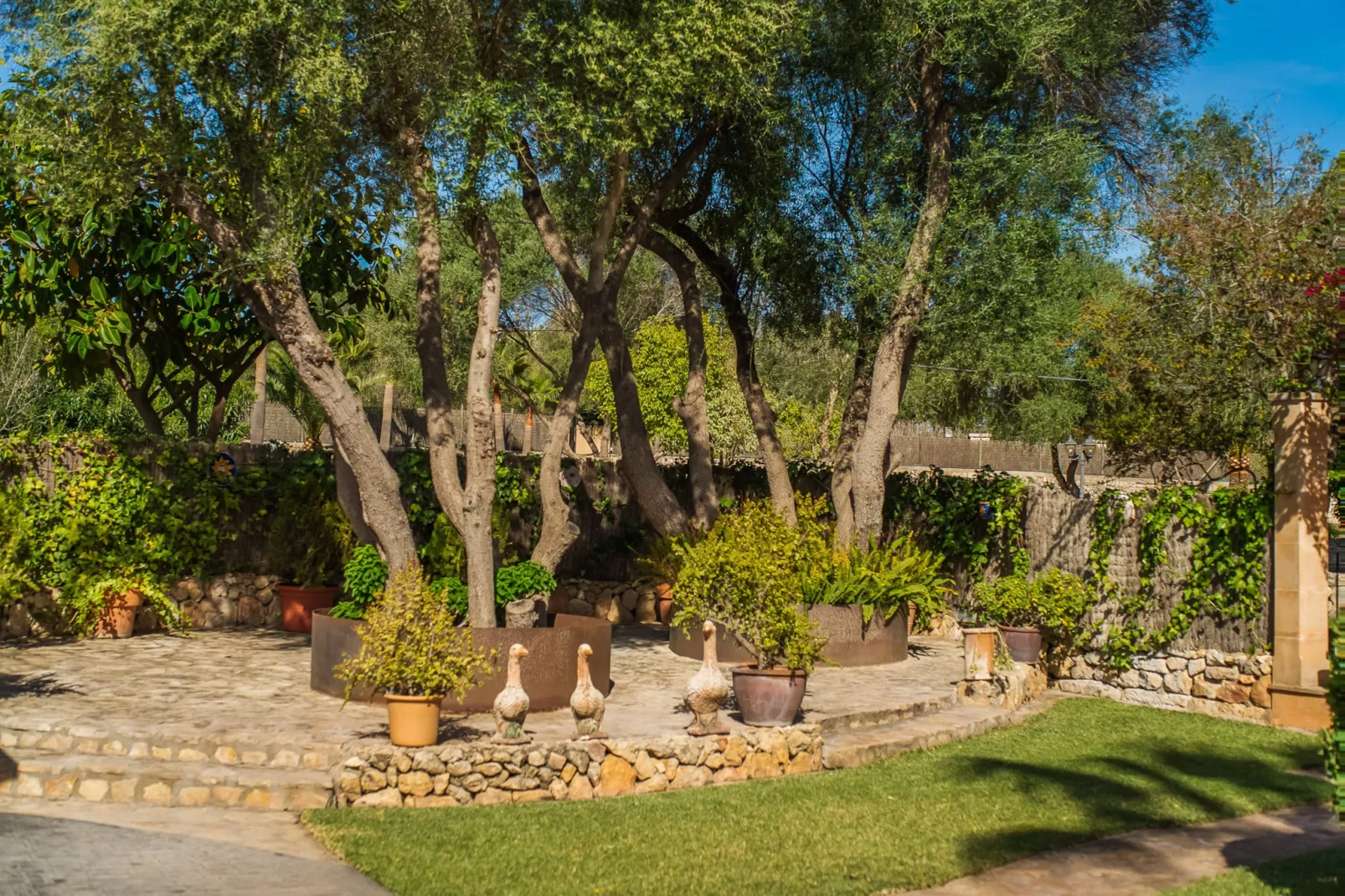 Son Morei Gran-Gardens summer