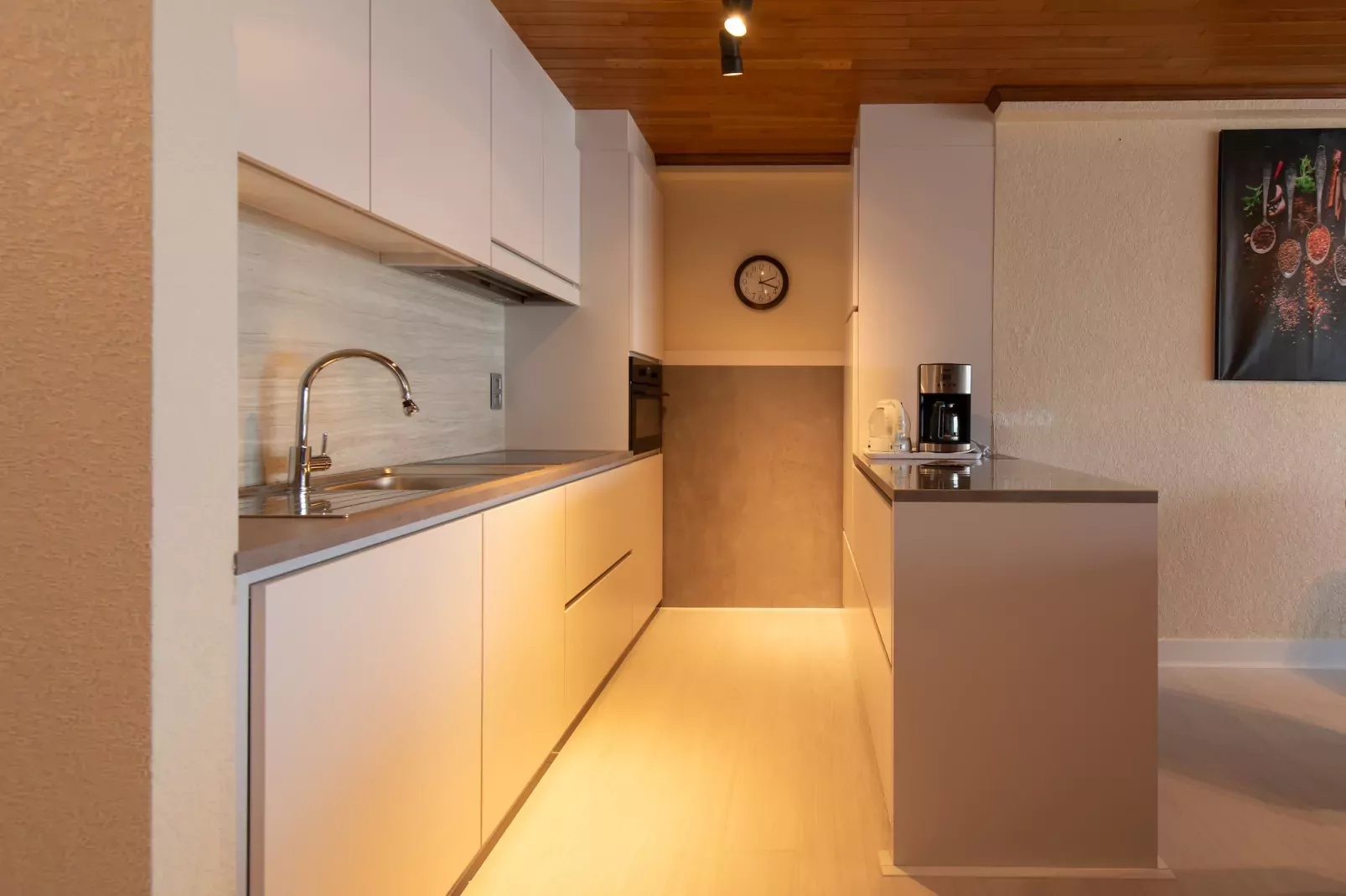 ZANDBK2 0702/ 7B-Kitchen