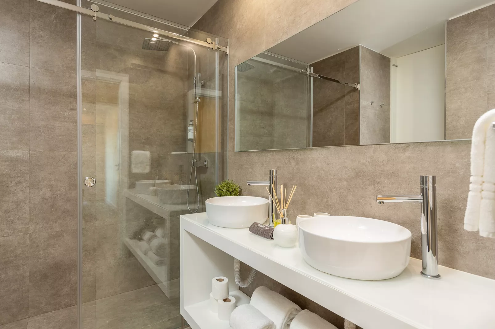 YOUROPO - Central-Badezimmer