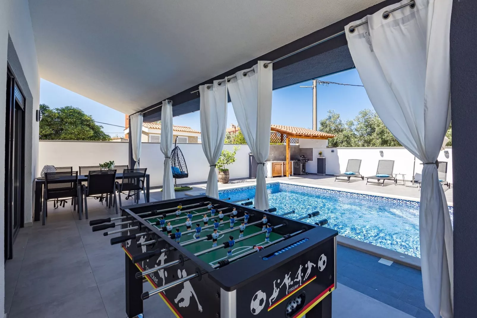 Villa Bavaria with Pool, Jacuzzi, Table Tennis-Terrasse