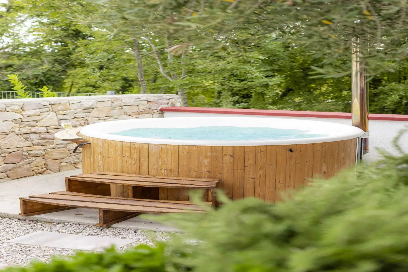 Red House Trget - Your Private Wellness-Gärten Sommer