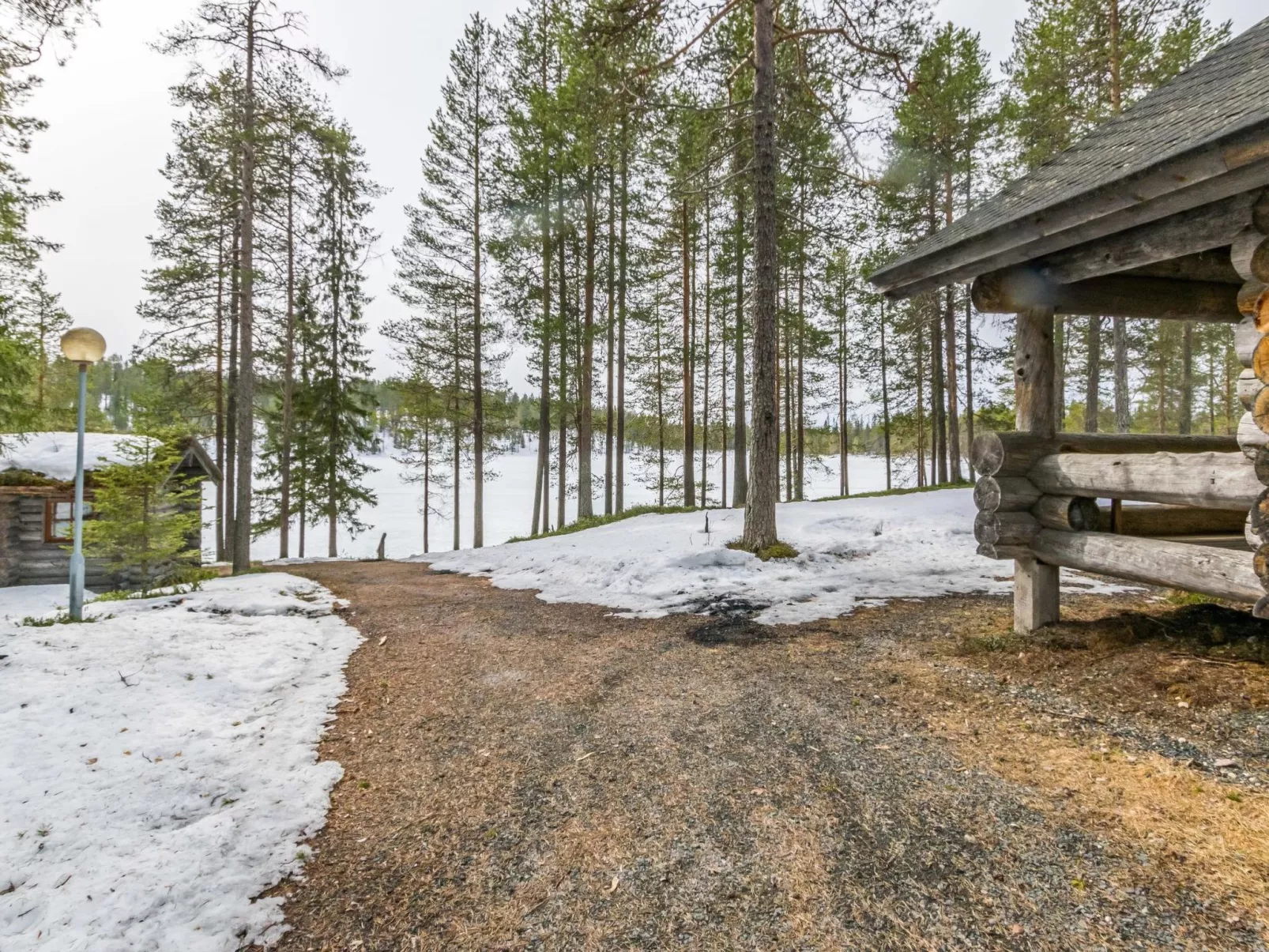 Veskahovi-Outside