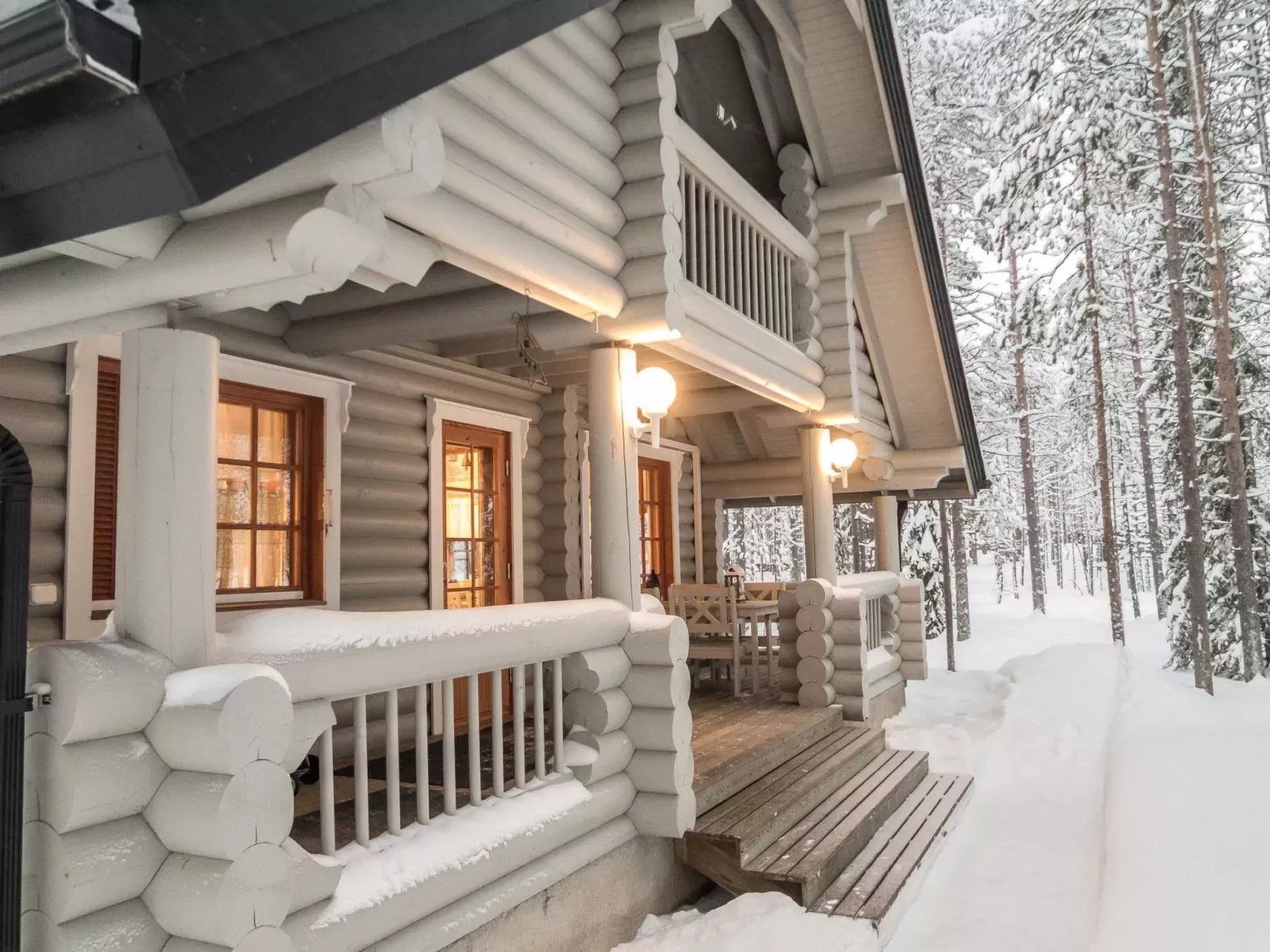 Syväniemi-Outside