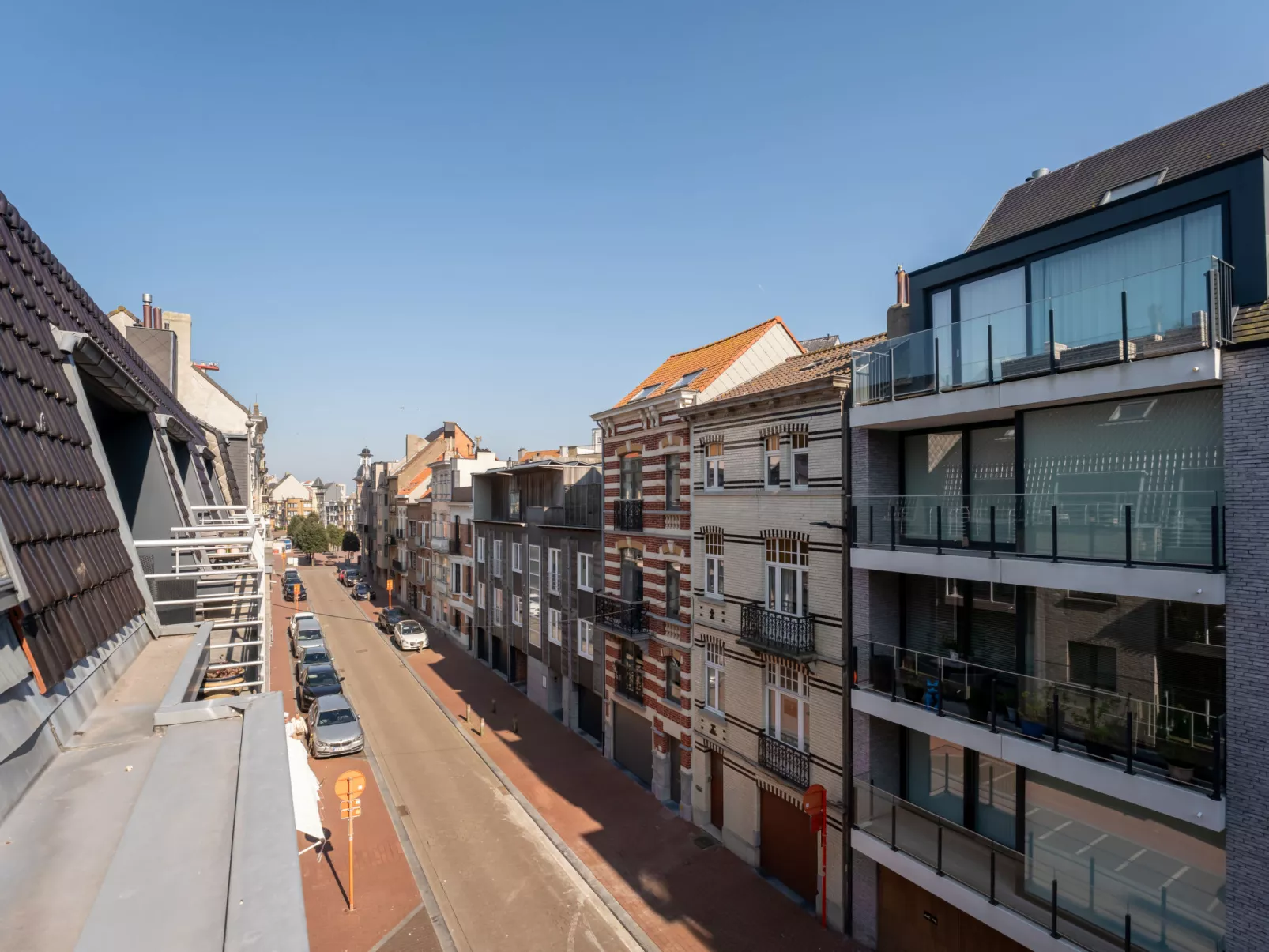 Littoral with two balconies-Draußen