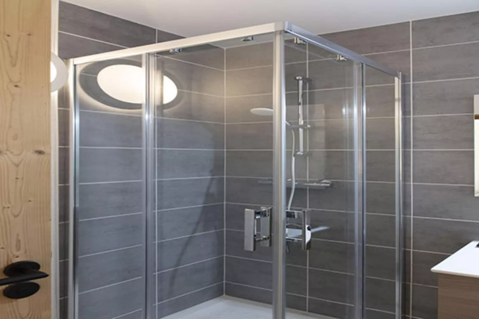 VAUJANY Edelweiss-A48S-Bathroom