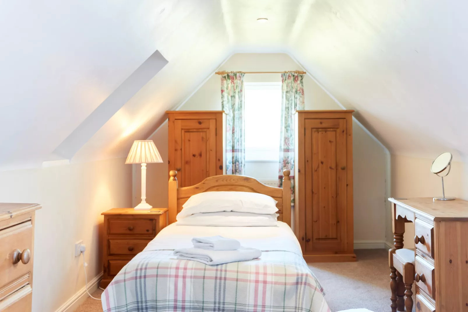 Meadow View-Bedroom