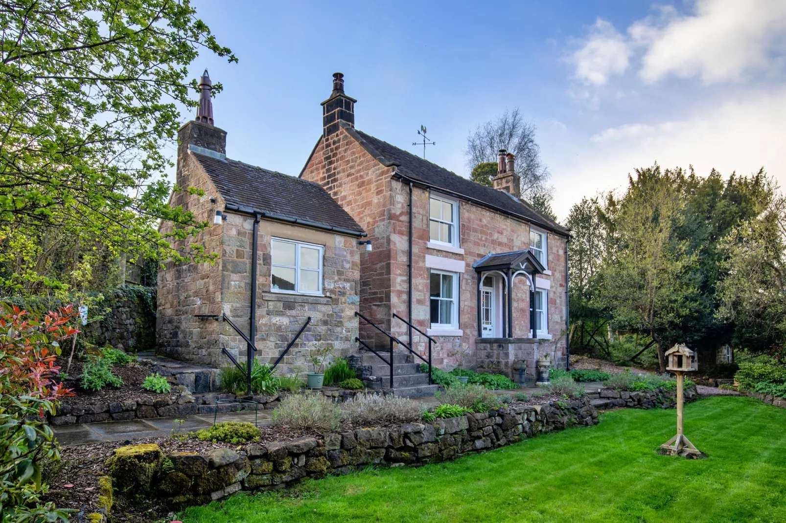 Spring Cottage-Outdoor