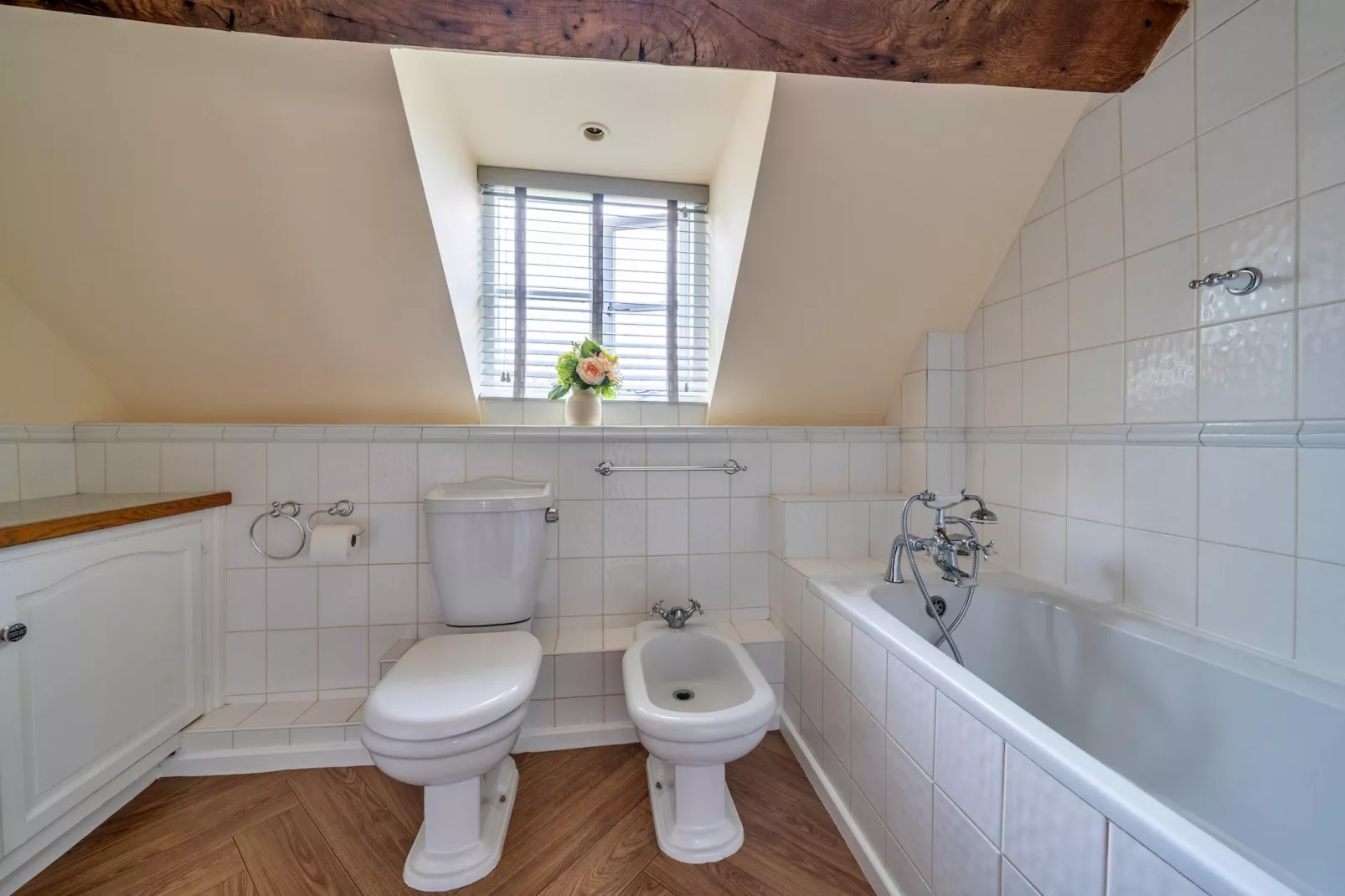 Barn Cottage-Bathroom