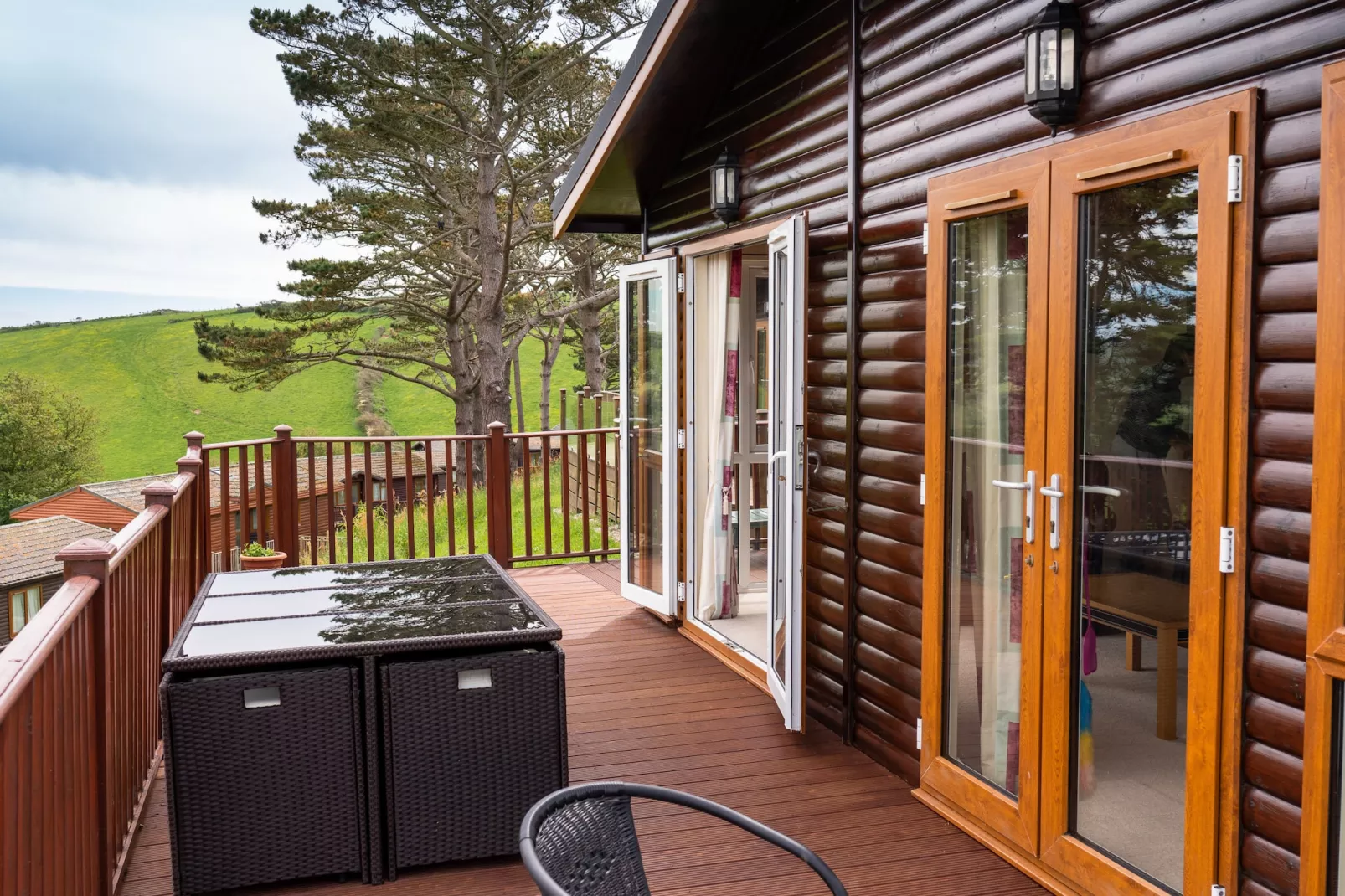 Whitsand Bay Lodge-Terrace balcony