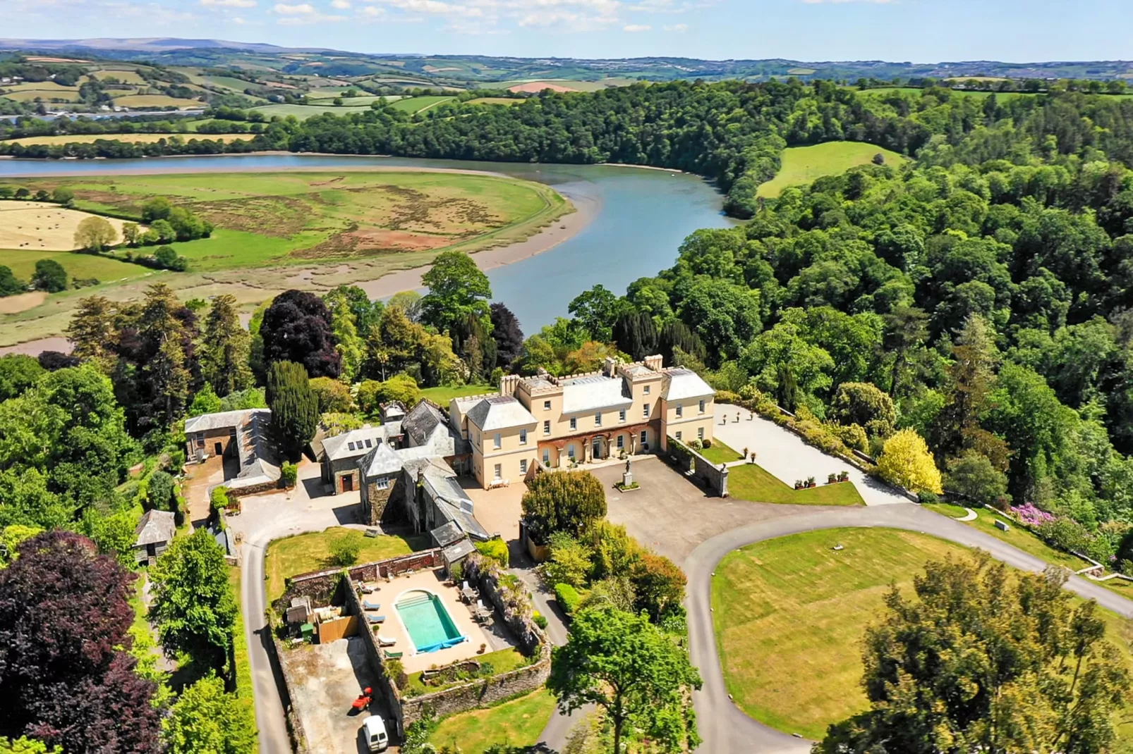 Historic Castle on River Tamar-Extérieur