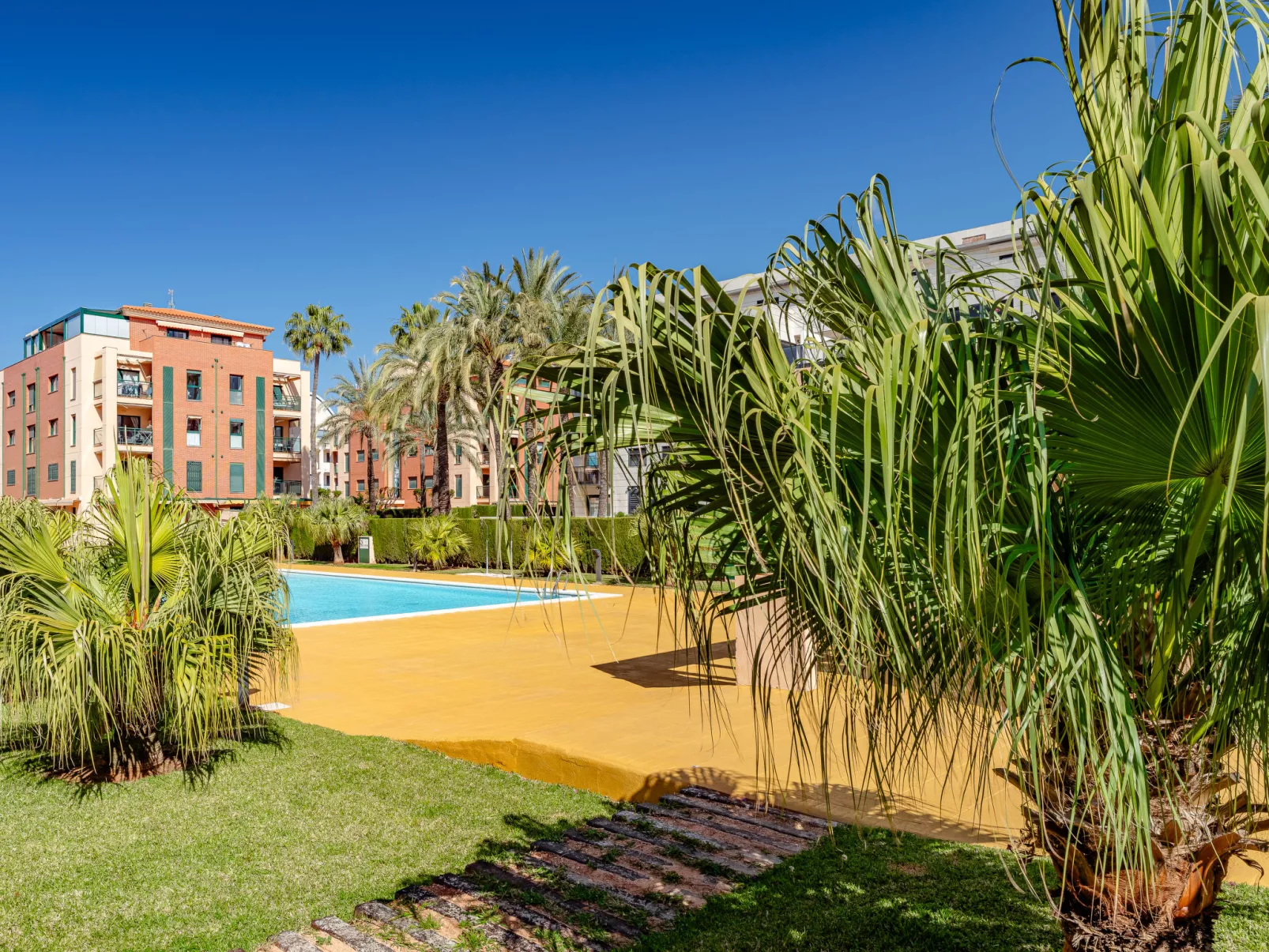 La Darsena-Outside