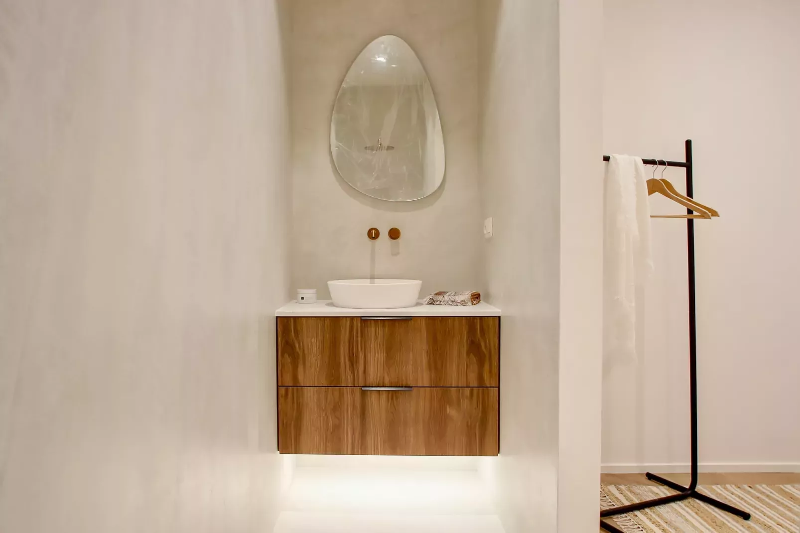 SCORPIO A/B-Bathroom