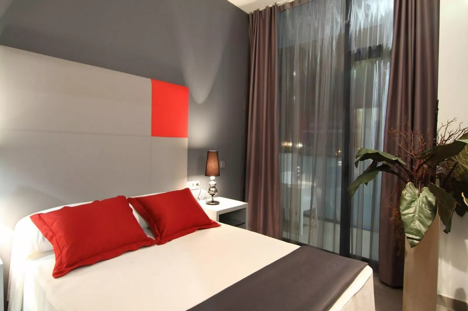 APOLO SUITES RENTALMAR 4/6-Chambre
