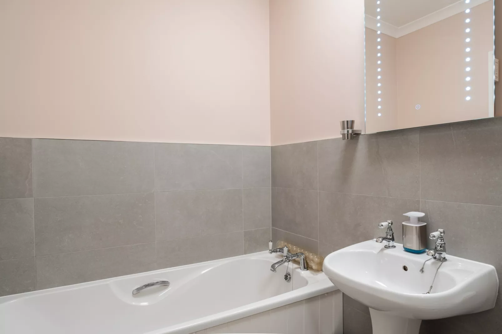 Sunny Nook-Bathroom