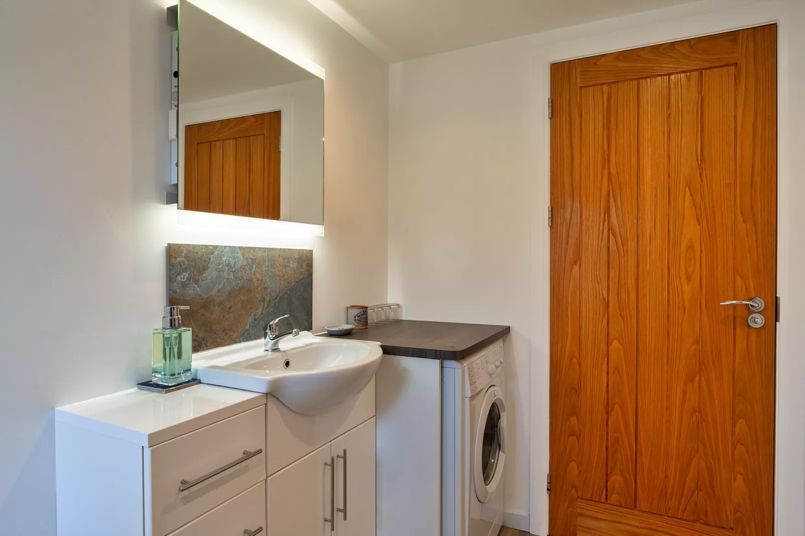 The Barn at Prowses Farm-Bathroom