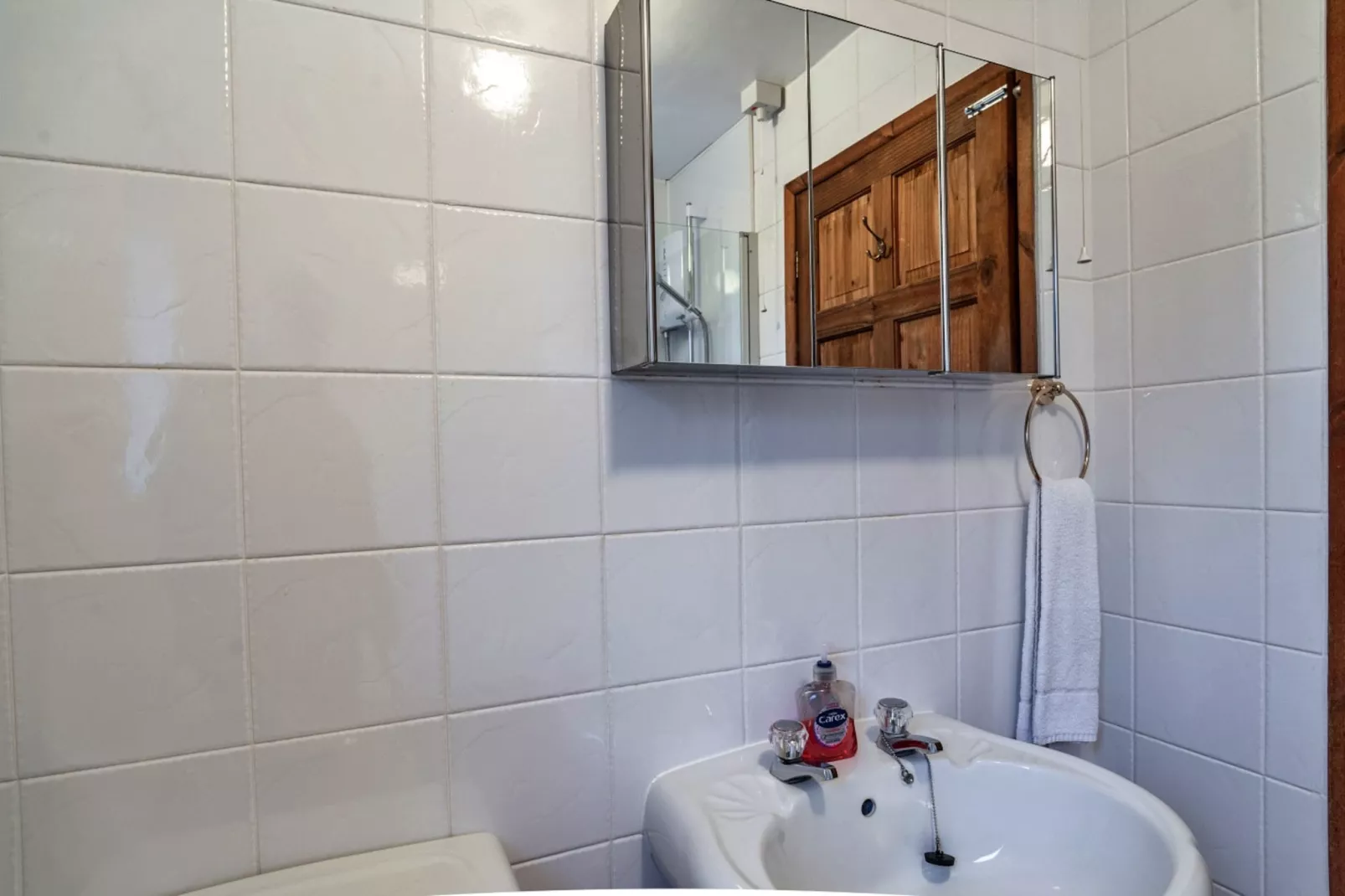 No.1 Gladys' Orchard-Bathroom