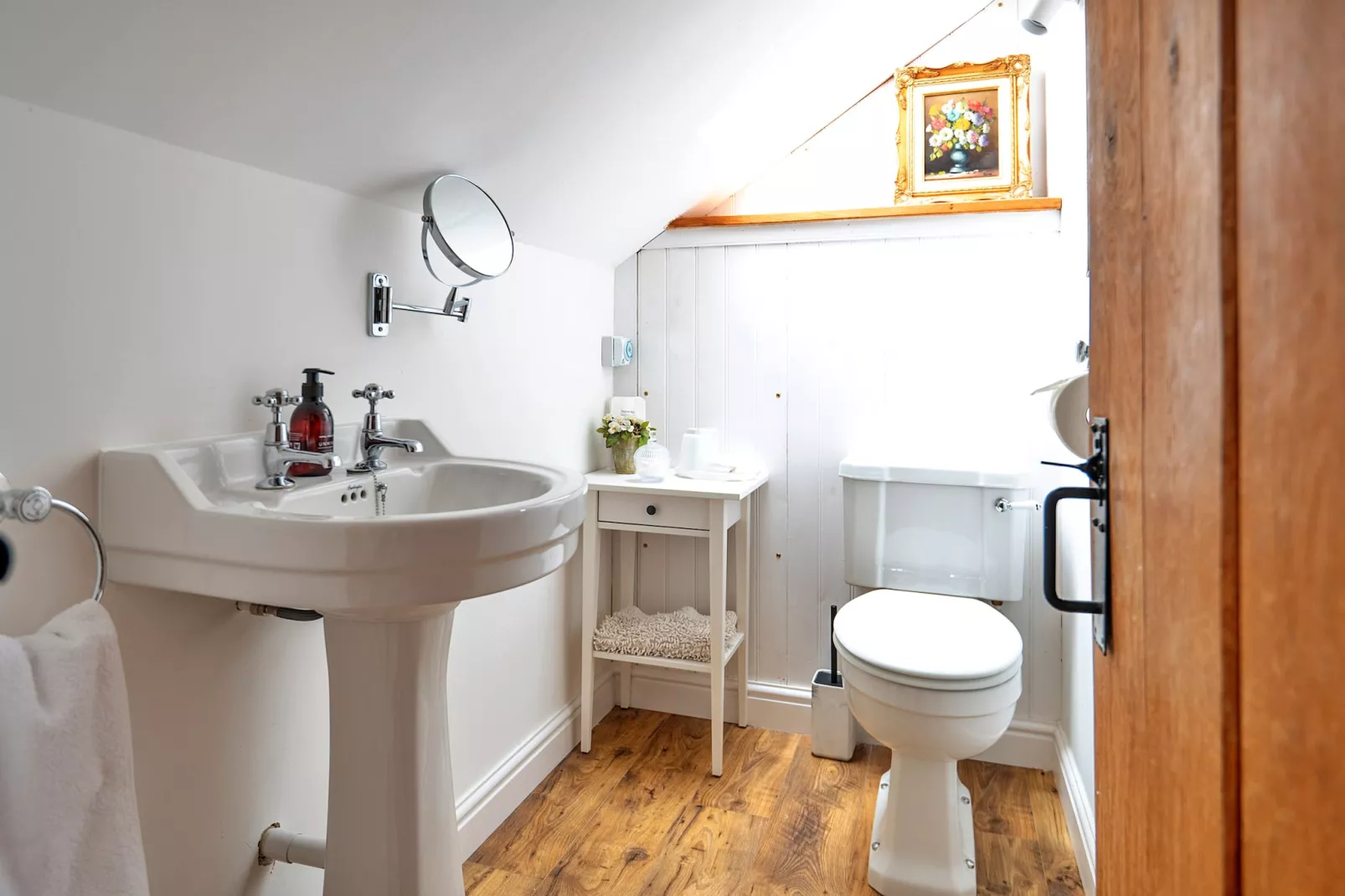 The Barn at Tyddyn-y- Felin-Bathroom