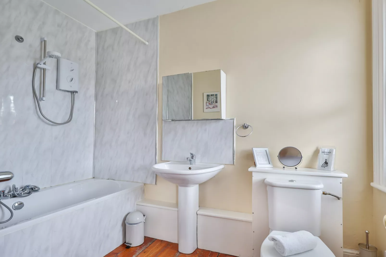 Adventure House-Bathroom