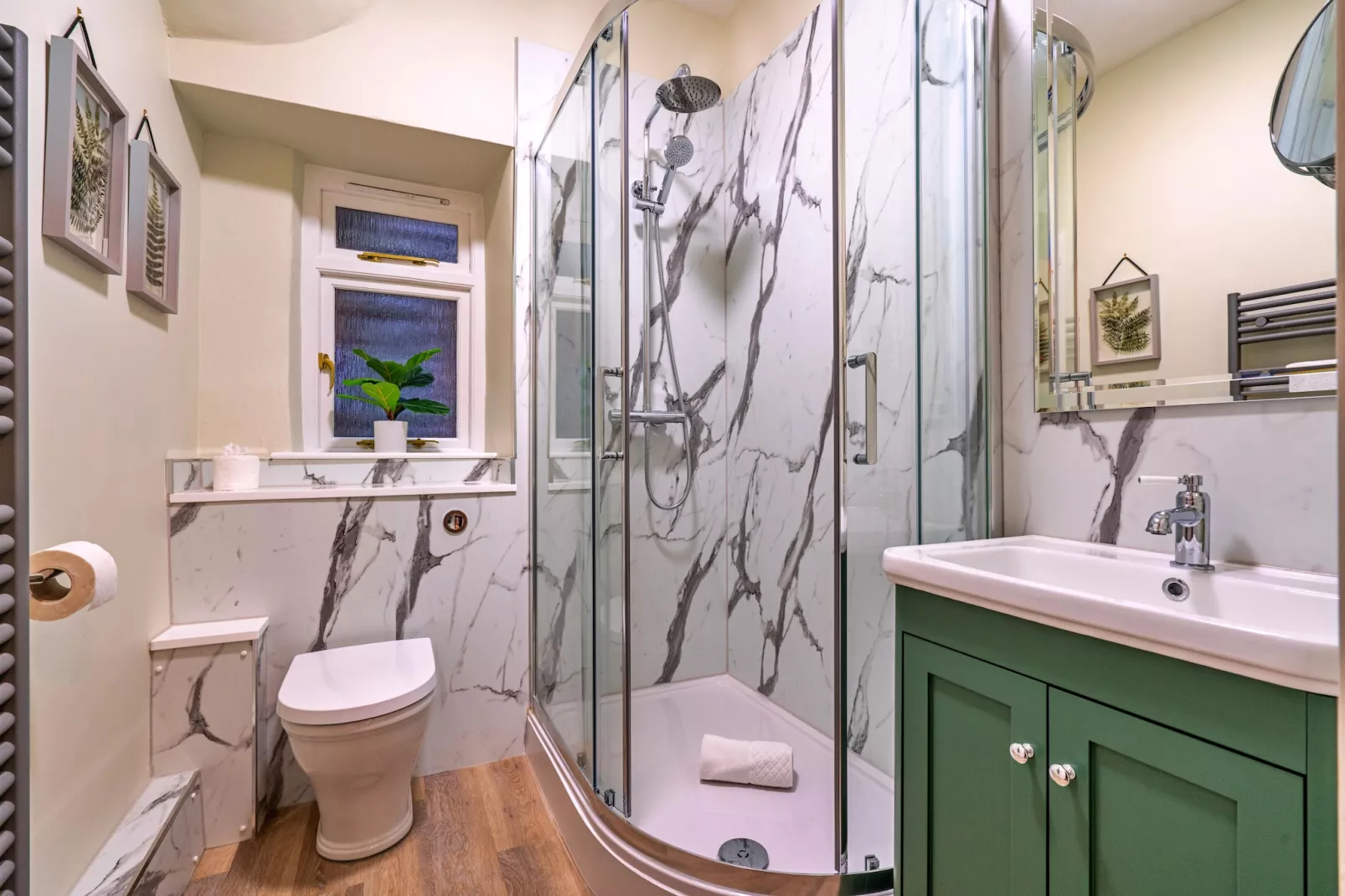 The Cottage at Tideswell-Bathroom