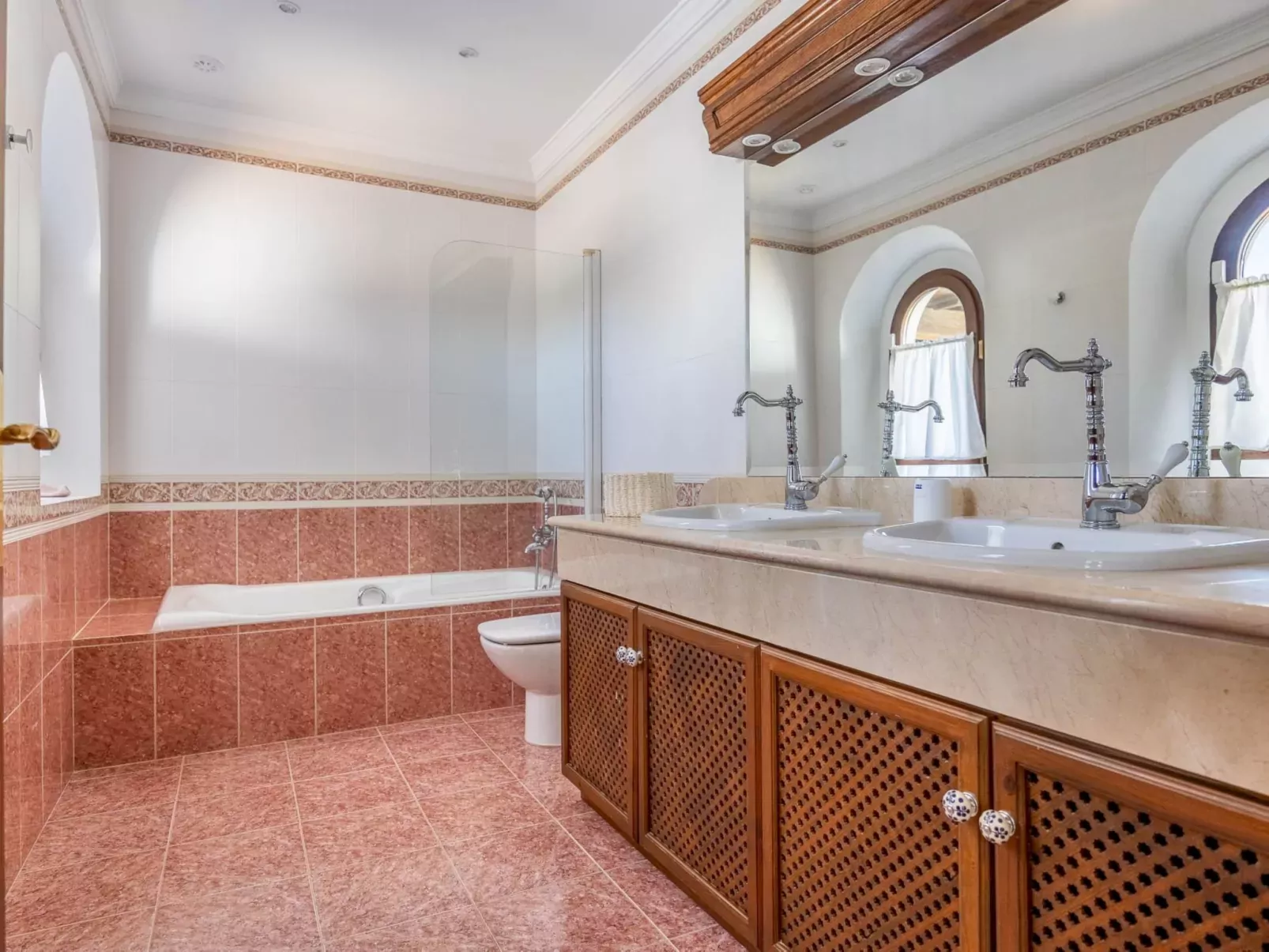 Villa Serena-Inside