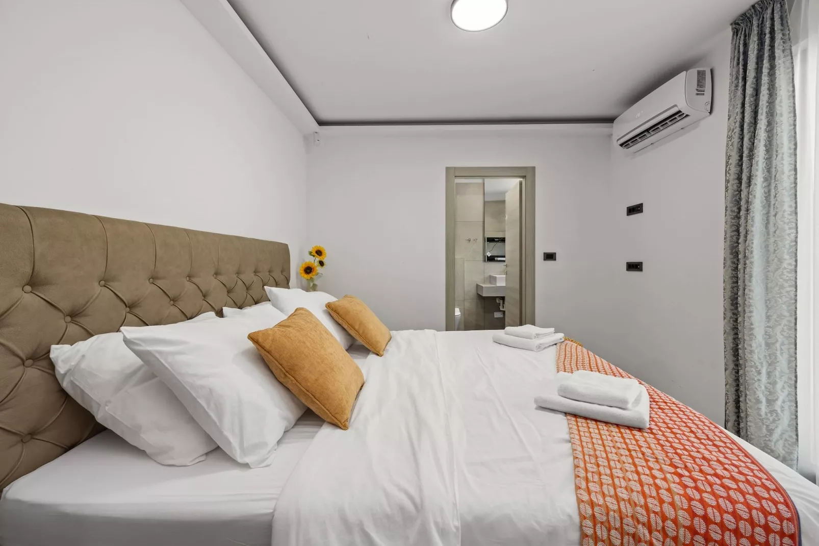 Villa Speranza with Private Illuminated Pool-Bedroom