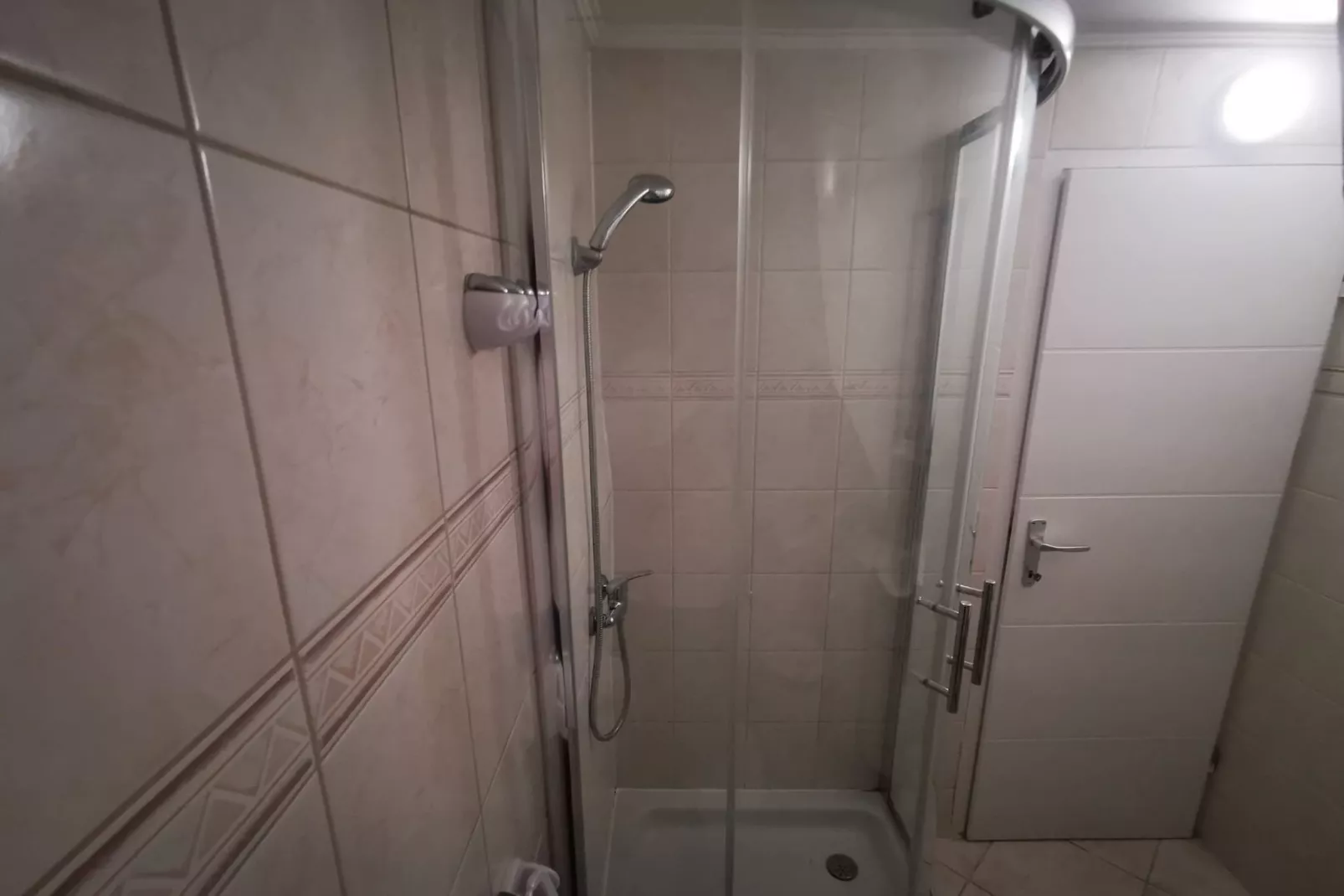 Sea View Holiday Home Umag - Three Bedroom Holiday Home-Bathroom