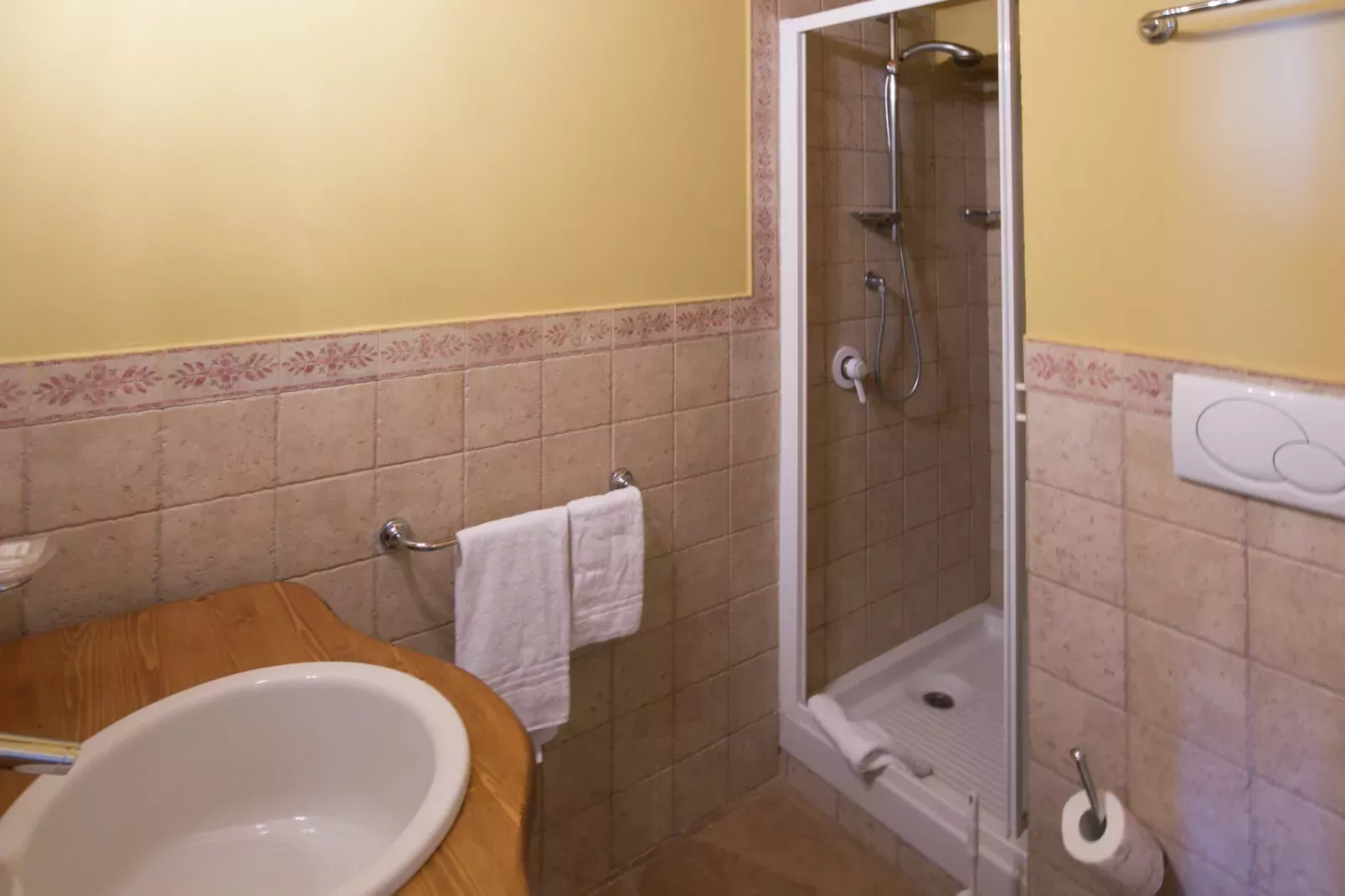 Laurento-Bathroom