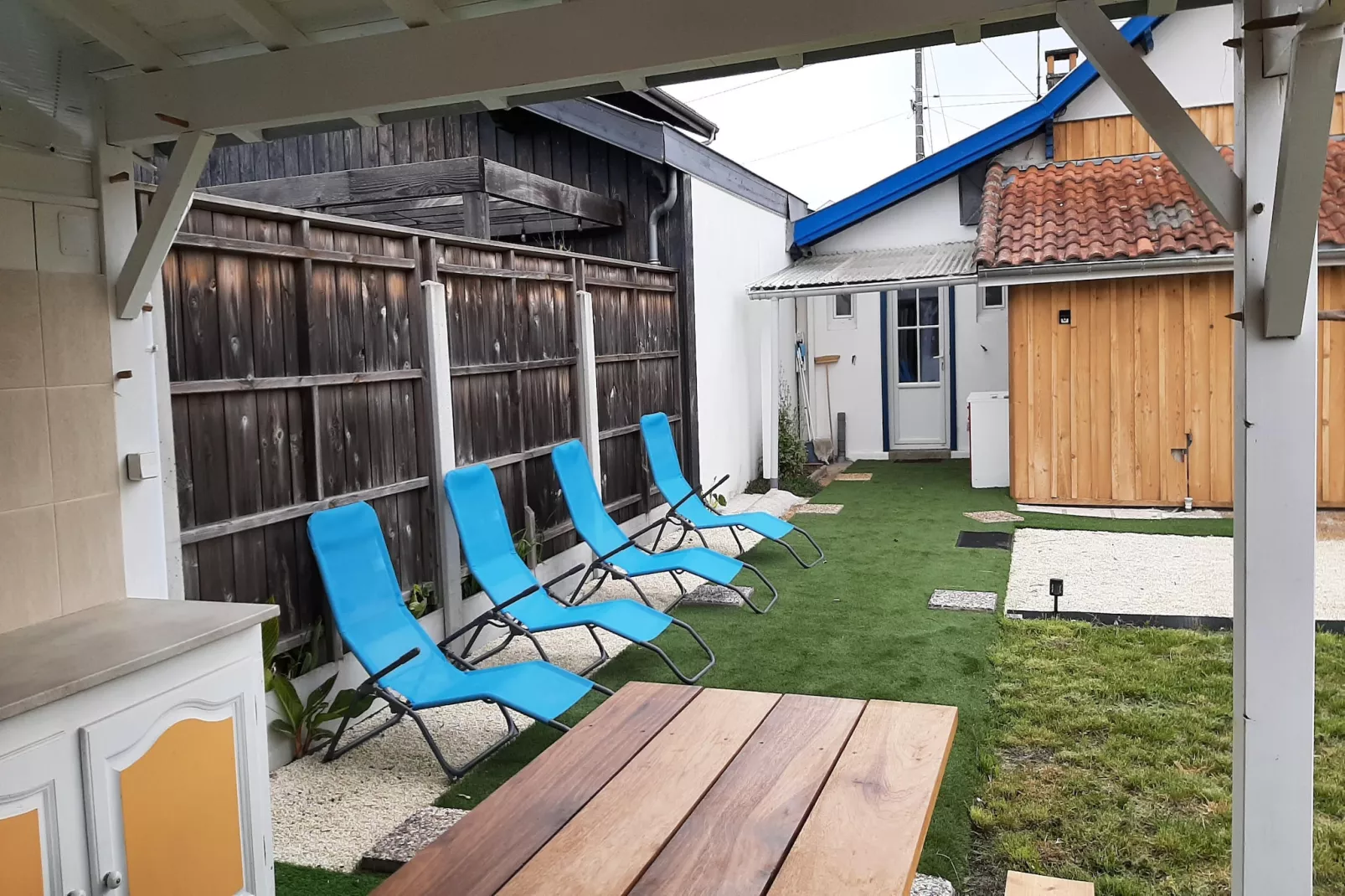 Ferienhaus in Arcachon mit Garten und Außenküche-Gärten Sommer
