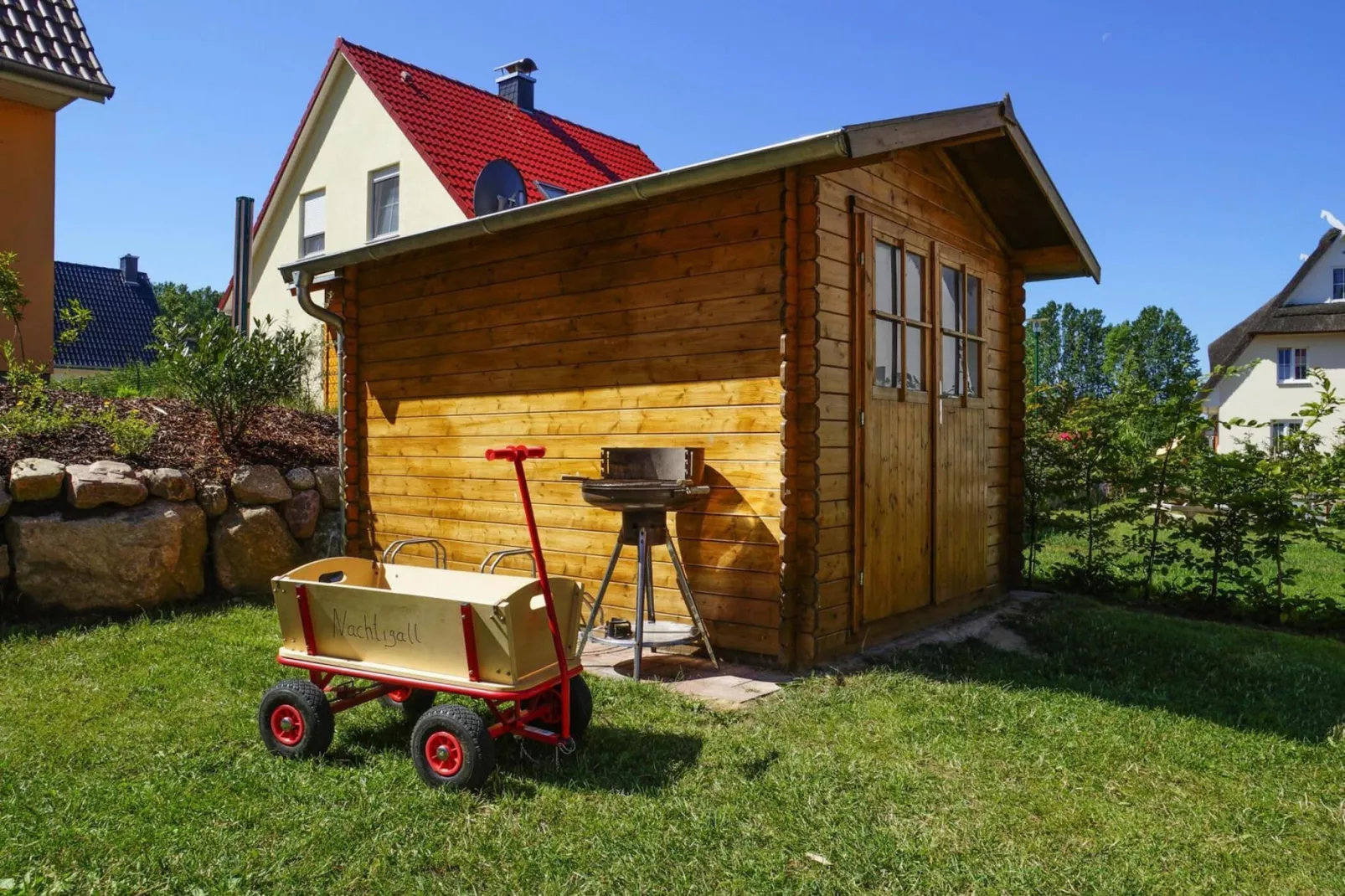 Ferienhaus Nachtigall in Glowe-bis zu 6 Pers-Gärten Sommer