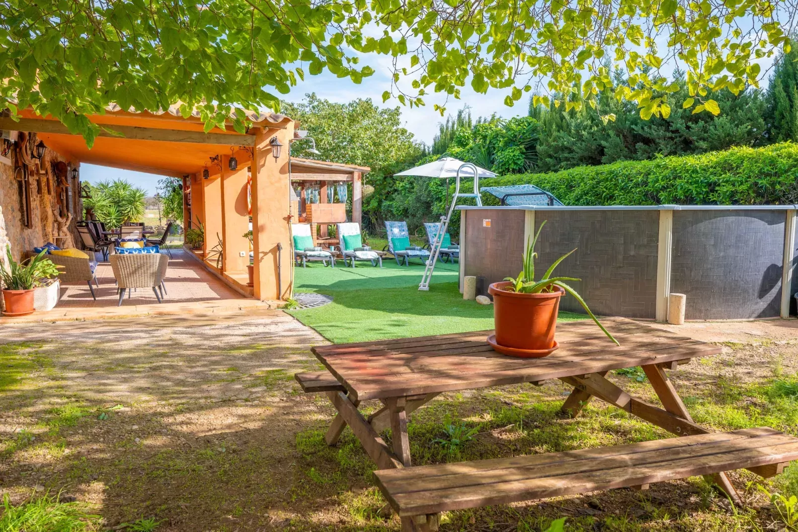 Finca Can Calisto-Gardens summer