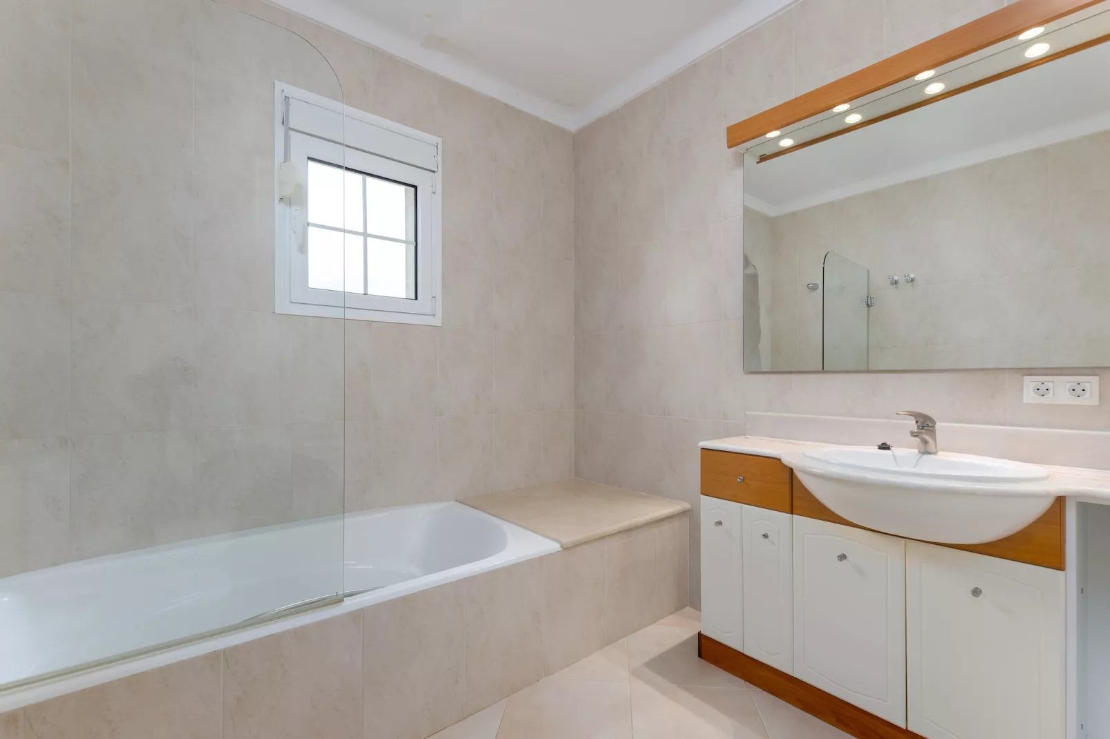 Espaiosa-Badezimmer