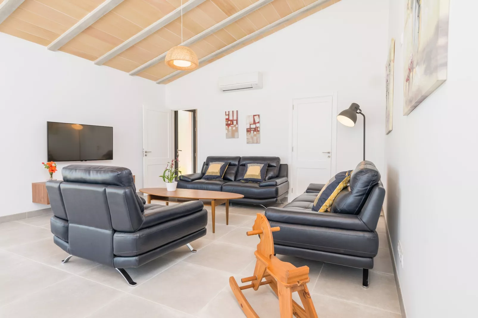 Son Vador-Living room