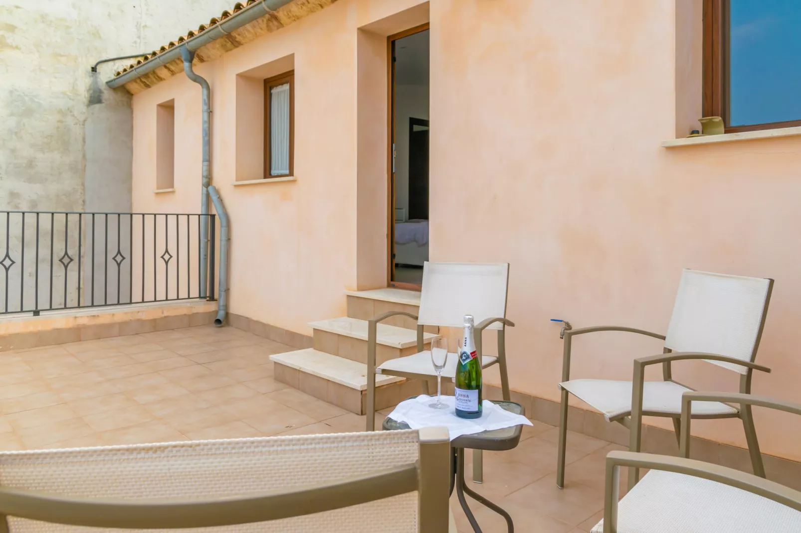 Villa Placeta-Image-tags.