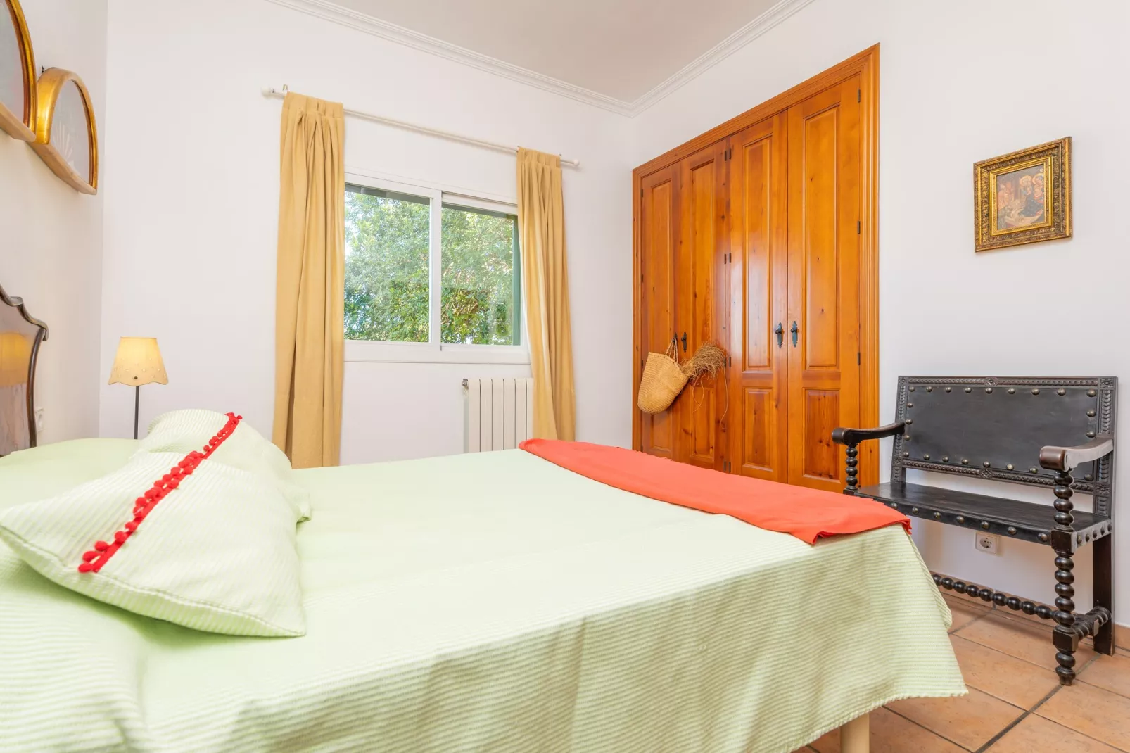 Na Poram-Bedroom