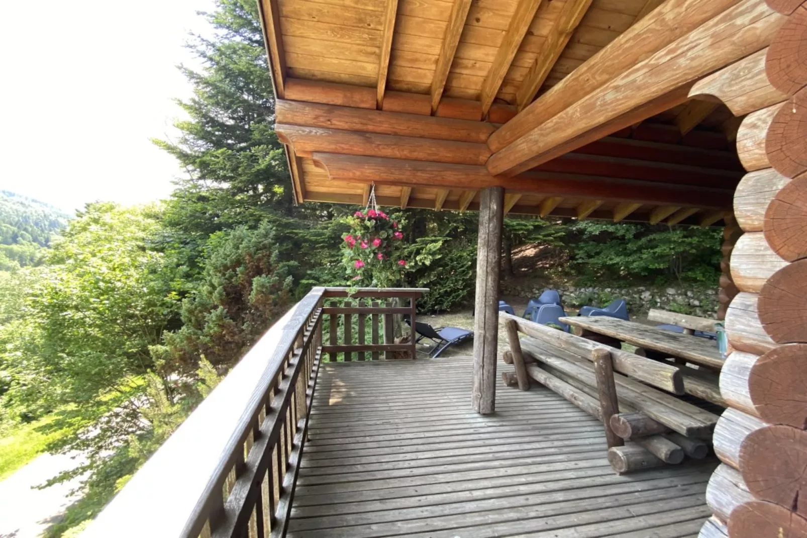 LE GRAND CERF  Chalet en rondins avec SPA Jacuzzi-Außenbereich