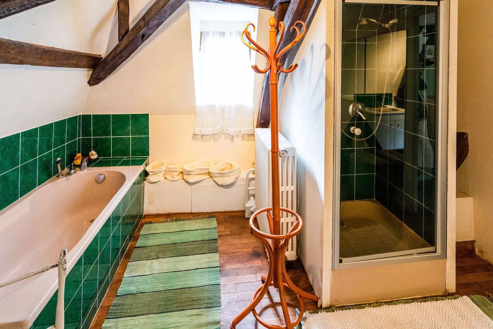 LE VIEUX CHATEAU-Badezimmer