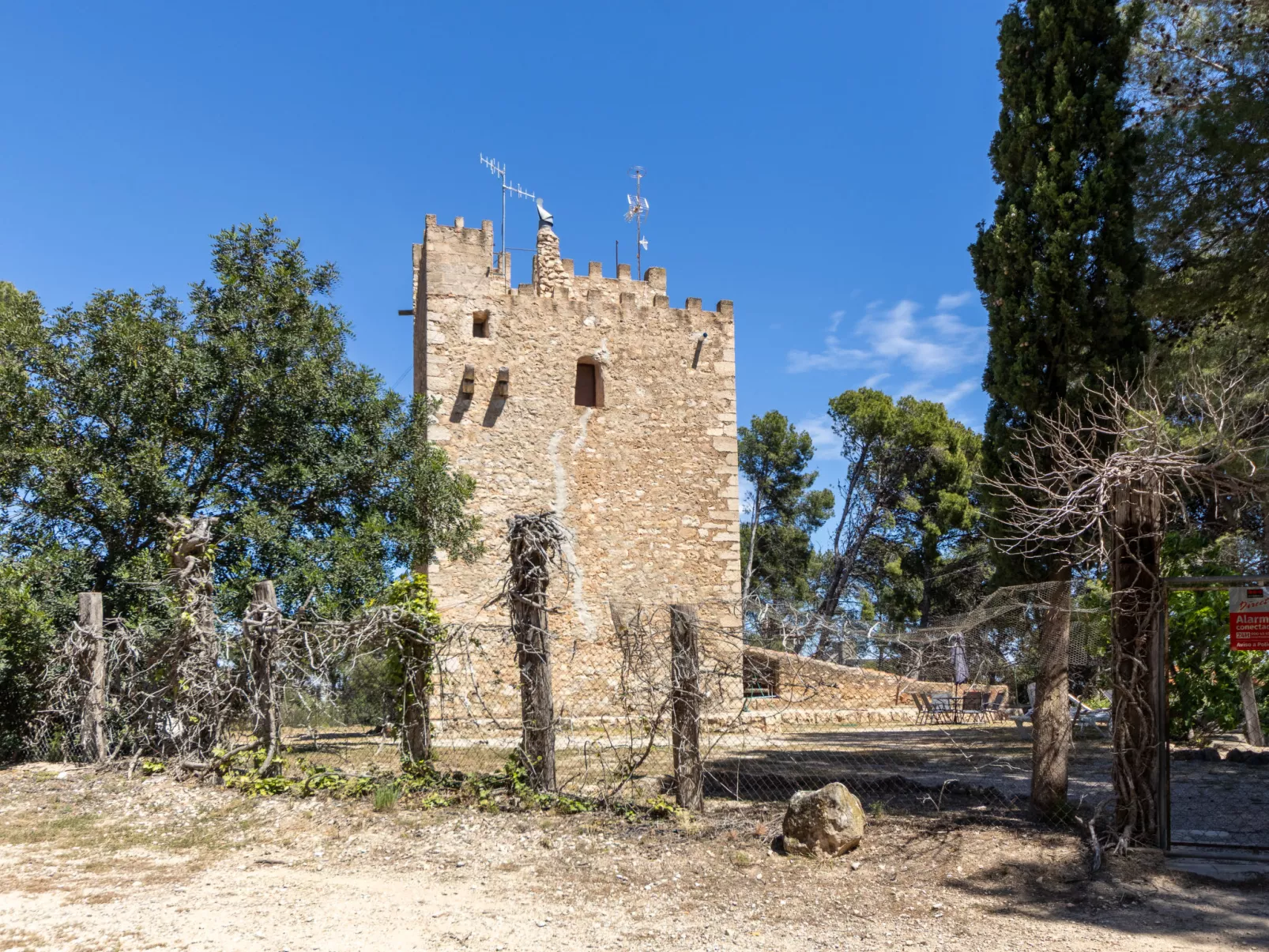 Torre Morralla-Draußen