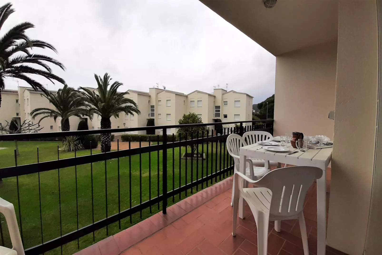Costa Brava E-3-Terrassenbalkon