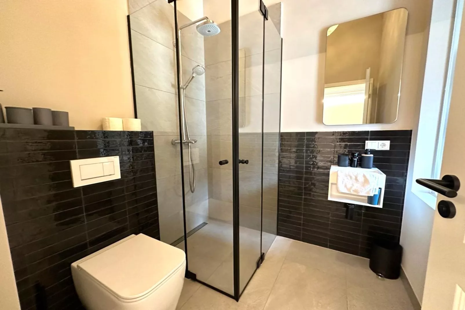 Mountain Retreat B-Bathroom