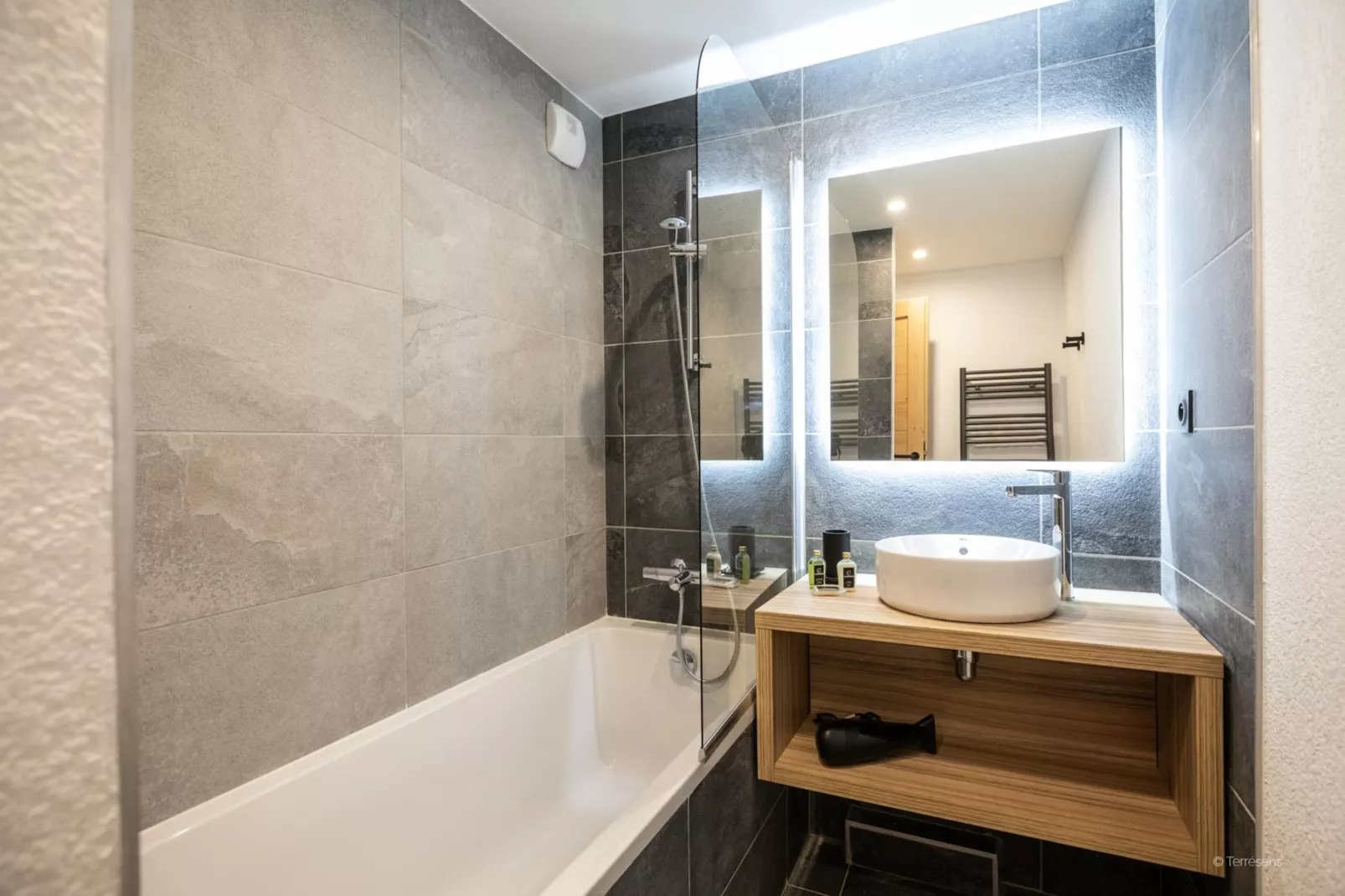 PLAGNE MONTALBERT Le Snoroc- A36S-Bathroom