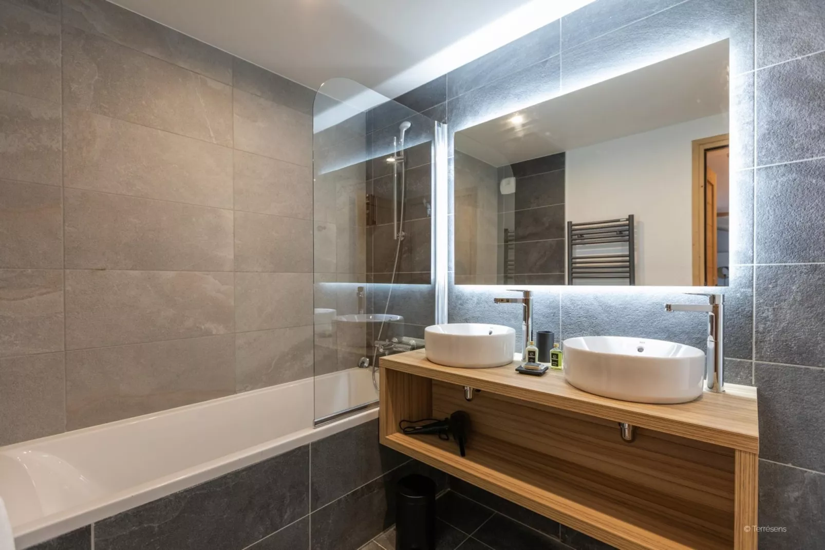 PLAGNE MONTALBERT Le Snoroc- A48P-Bathroom