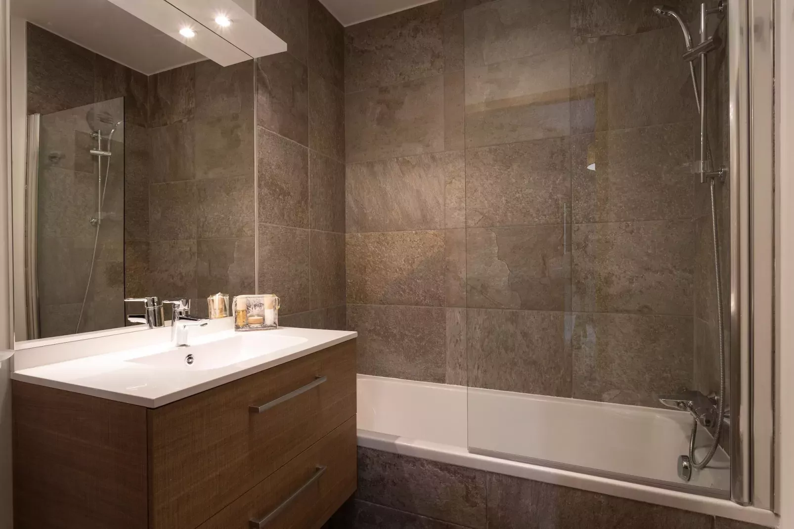 Le Diamant des Neiges-A62P-Bathroom