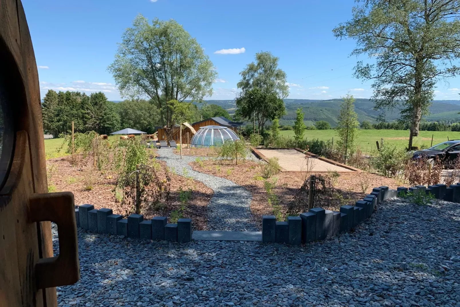 Chalet Bulle-Gardens summer
