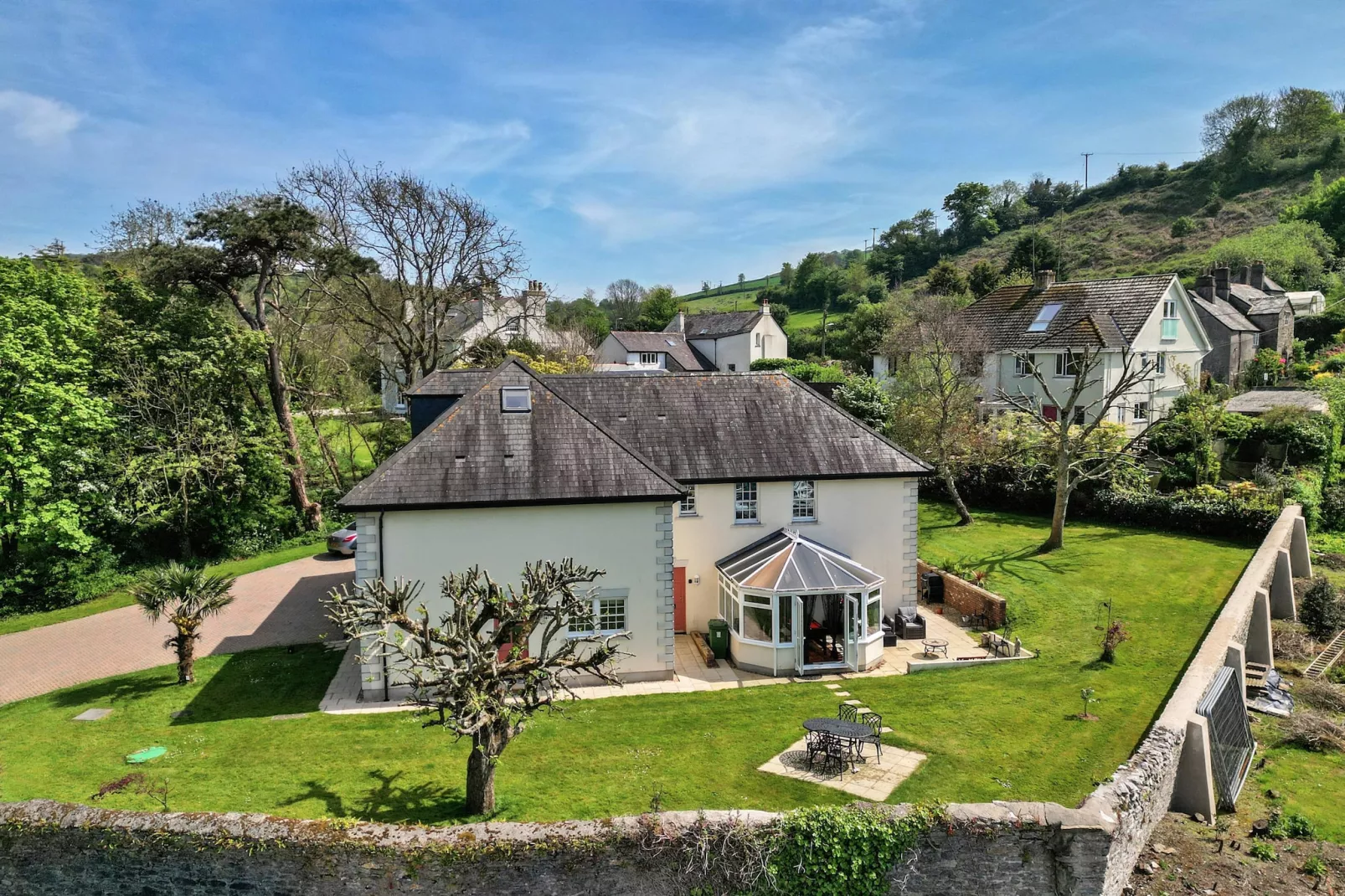 Nicely Tucked Away Cottage-Gardens summer