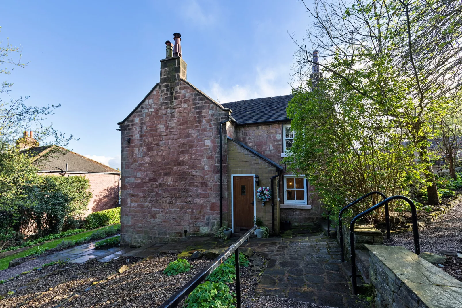 Spring Cottage-Outdoor